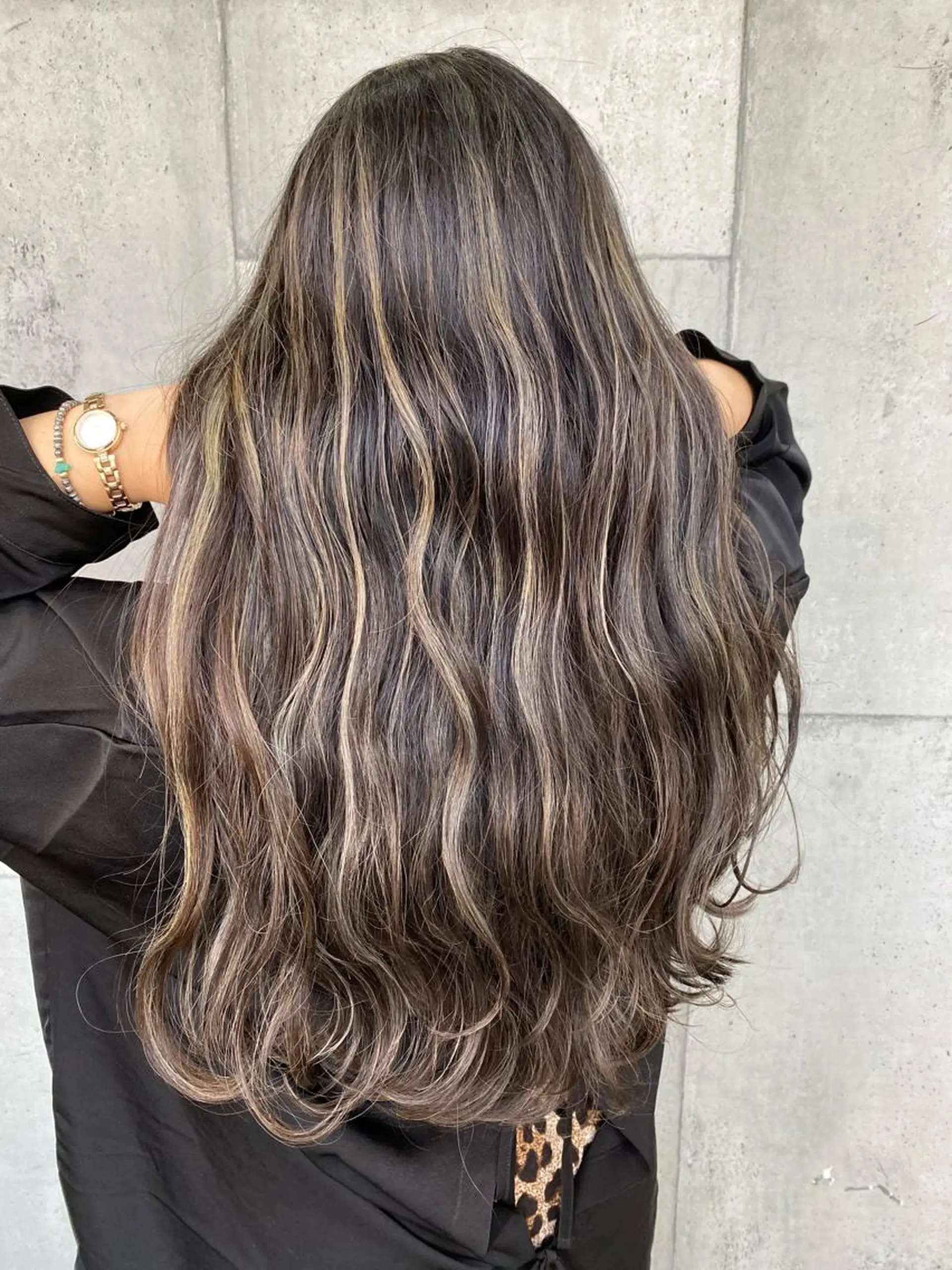 ロング カラー ヘアアレンジ ハイライトカラー ハイライト レイヤーカット 東 寛道のヘアスタイル