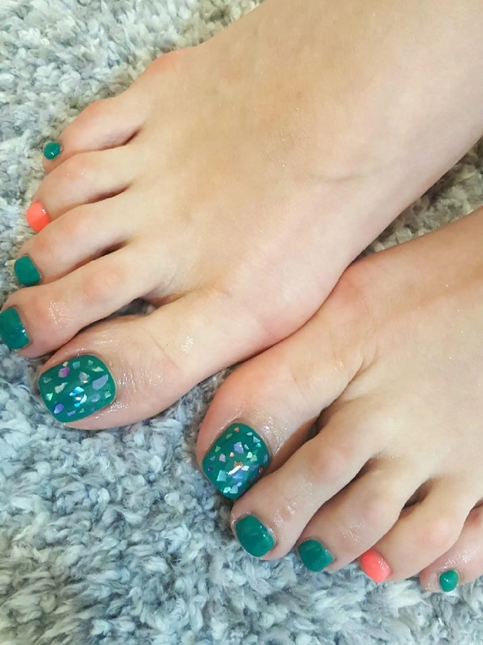 ネイル グリーン ピンク フットネイル 人気エリア💖完全個室【ルリエ】所属・ネイルサロン Lelienルリエのネイルデザイン