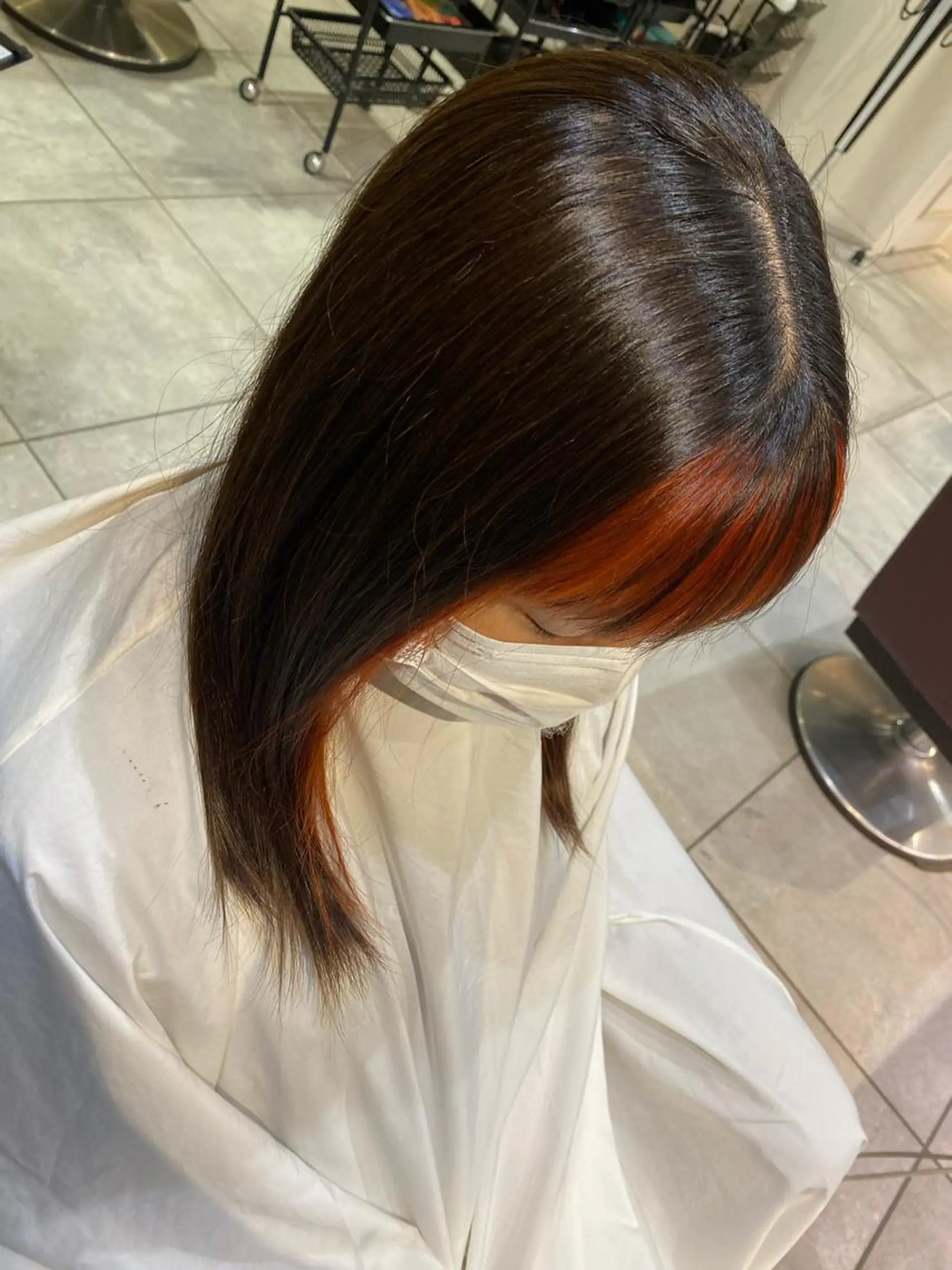 セミロング カラー オレンジ ヘアカラー 川越 輝梨奈のヘアスタイル