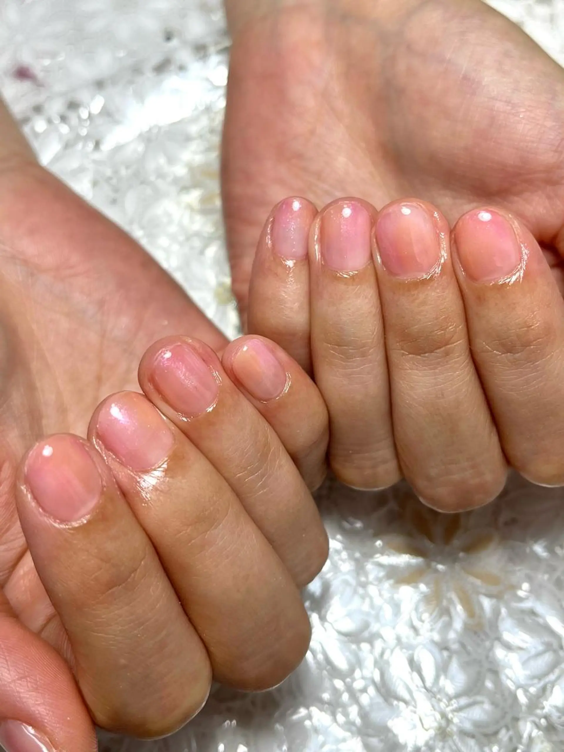 ネイル オーロラネイル ジェルネイル 韓国ネイル ニュアンスネイル オフィスネイル ハンドネイル nails' it...のネイルデザイン