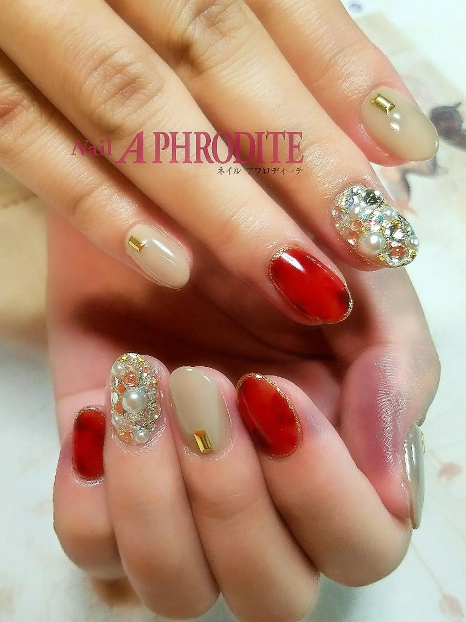 ネイル 赤色 Nail  Aphroditeのネイルデザイン