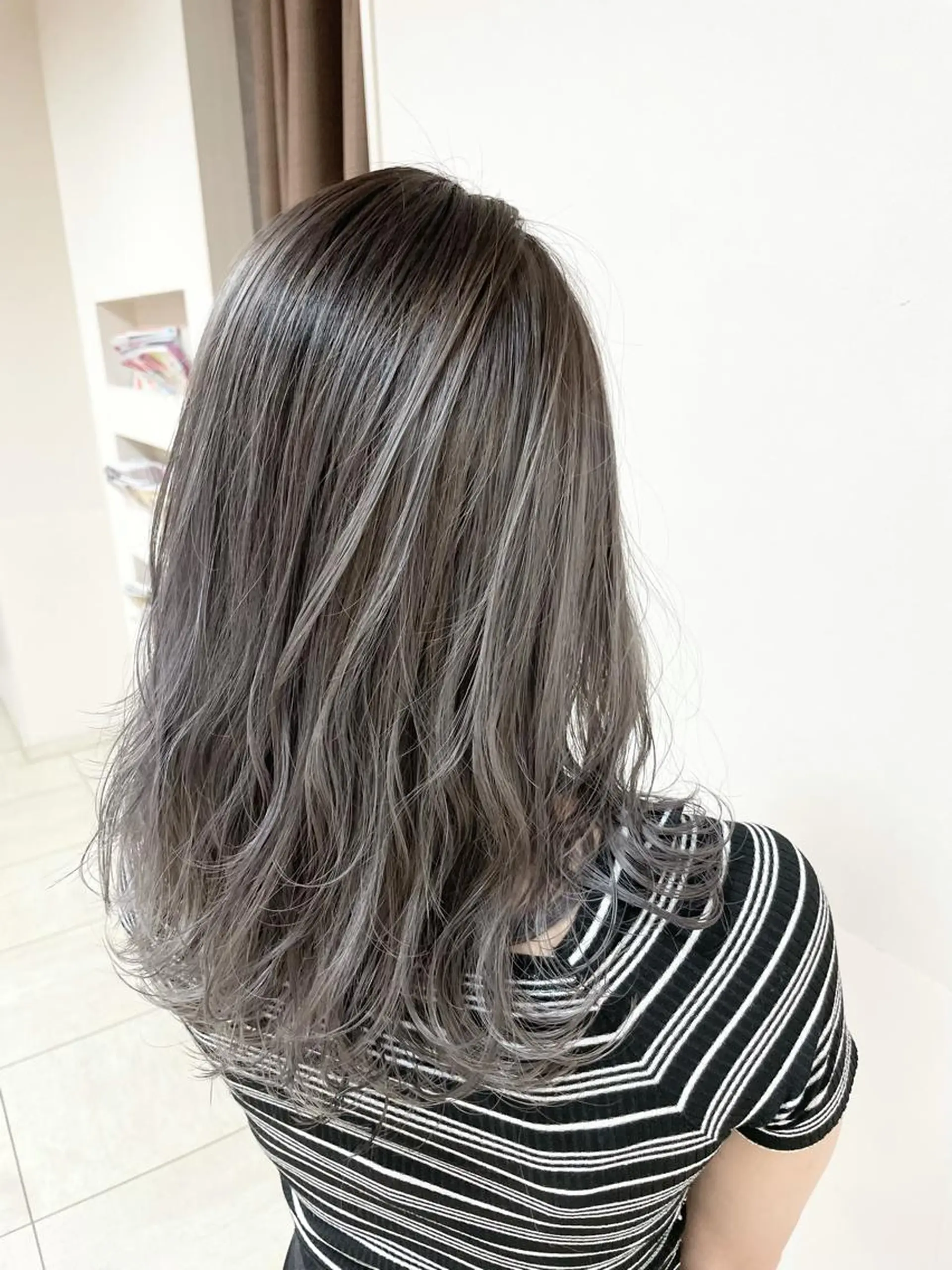 セミロング カラー ヘアアレンジ ヘアカラー トリートメント 【Sweep】おじま のぞみのヘアスタイル