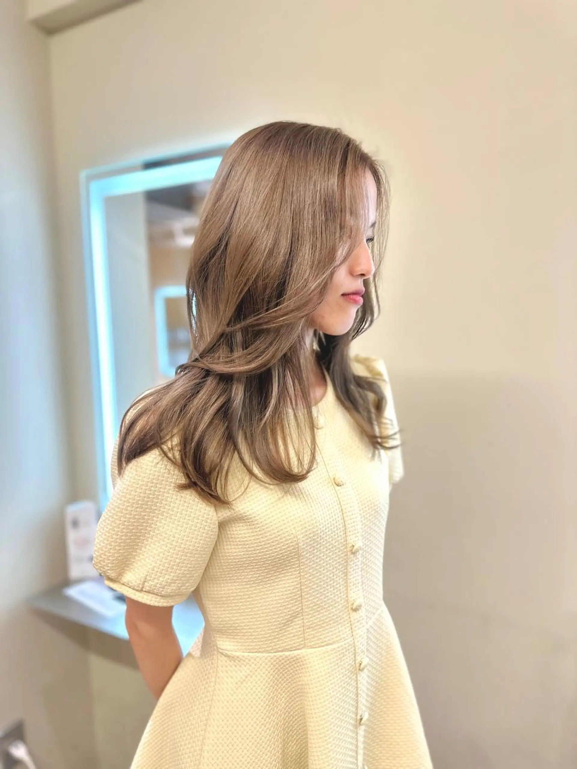 ロング カラー ベージュカラー ミルクティーベージュ レイヤーカット 似合わせカット カット トリートメント opus 店長大和 レイヤー/赤み消しのヘアスタイル