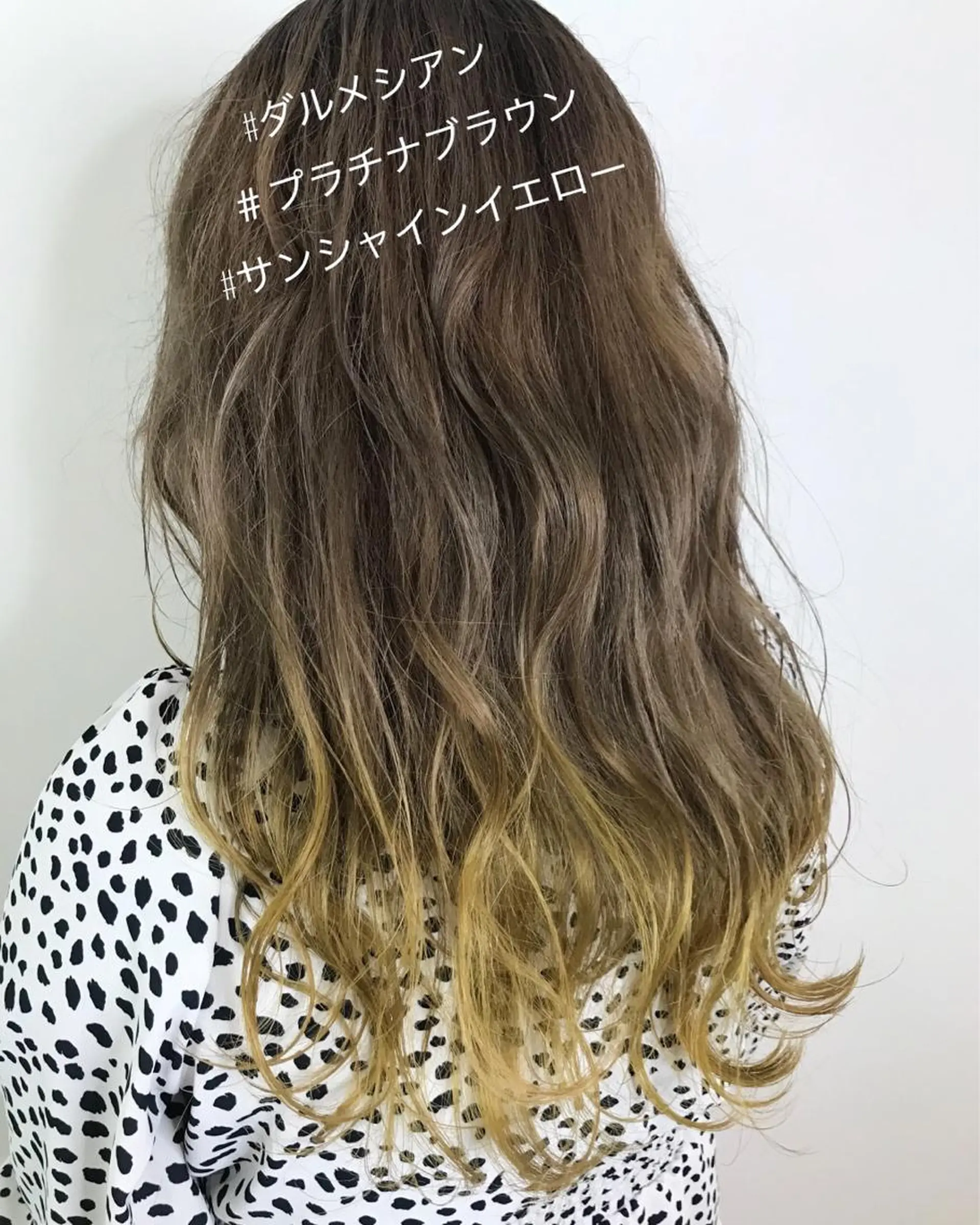 セミロング カラー ブリーチ イエローカラー AILEE所属・ウルフカット レイヤーカット上柿のヘアスタイル