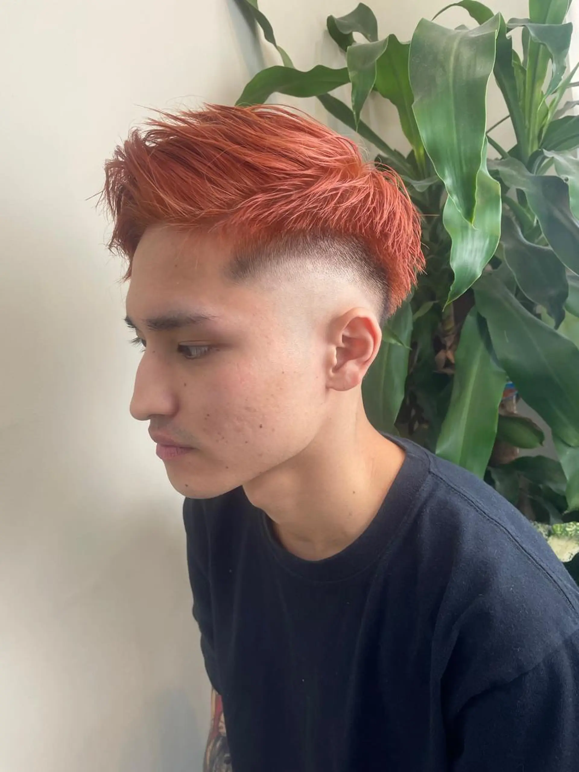 ショート カラー メンズ シールエクステ メンズバレイヤージュ メンズブリーチ フェードカット メンズハイライト カット ヘアカラー WEST OLAND加藤圭介のヘアスタイル