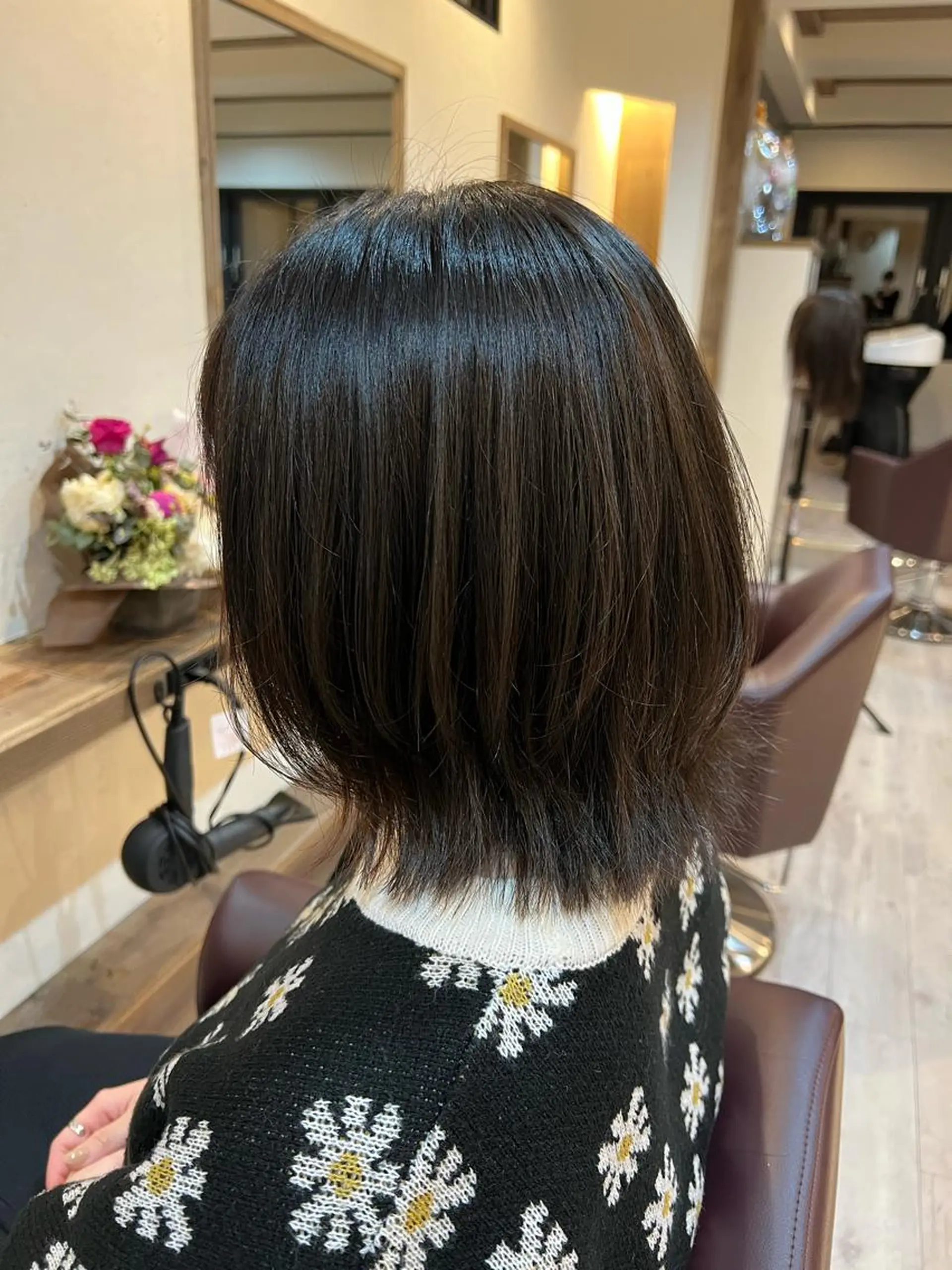 ミディアム くびれヘア レイヤーカット カット 工藤 梨花のヘアスタイル