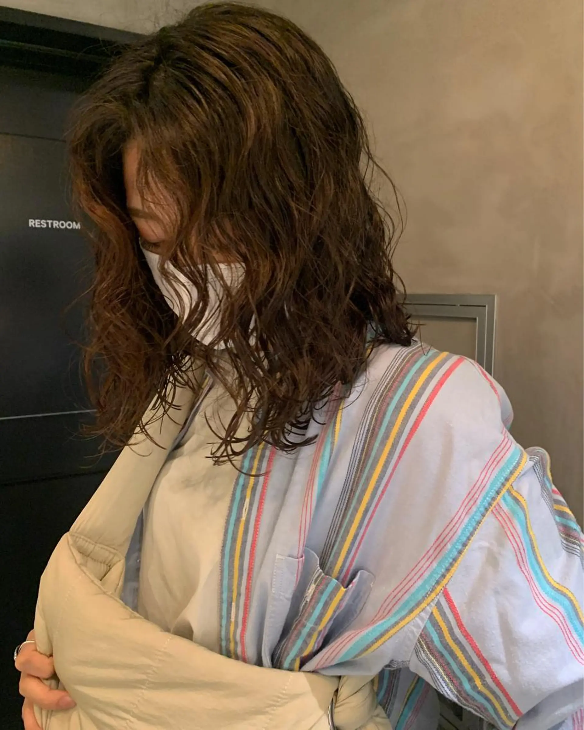 ミディアム パーマ カット パーマ トリートメント アンニュイヘア🪽 ayumiのヘアスタイル