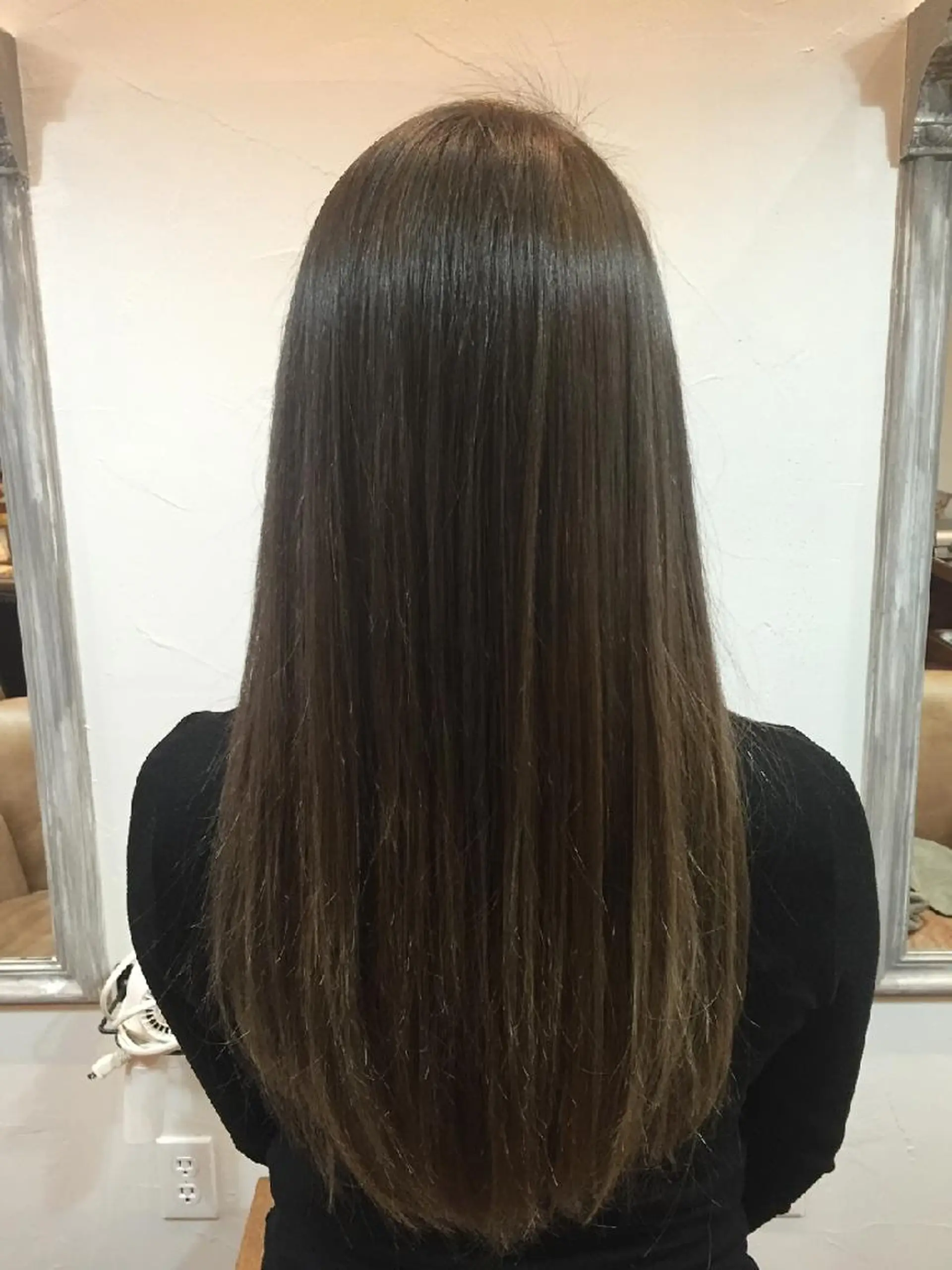 ロング カット 縮毛矯正 Nina by Babyloneのヘアスタイル