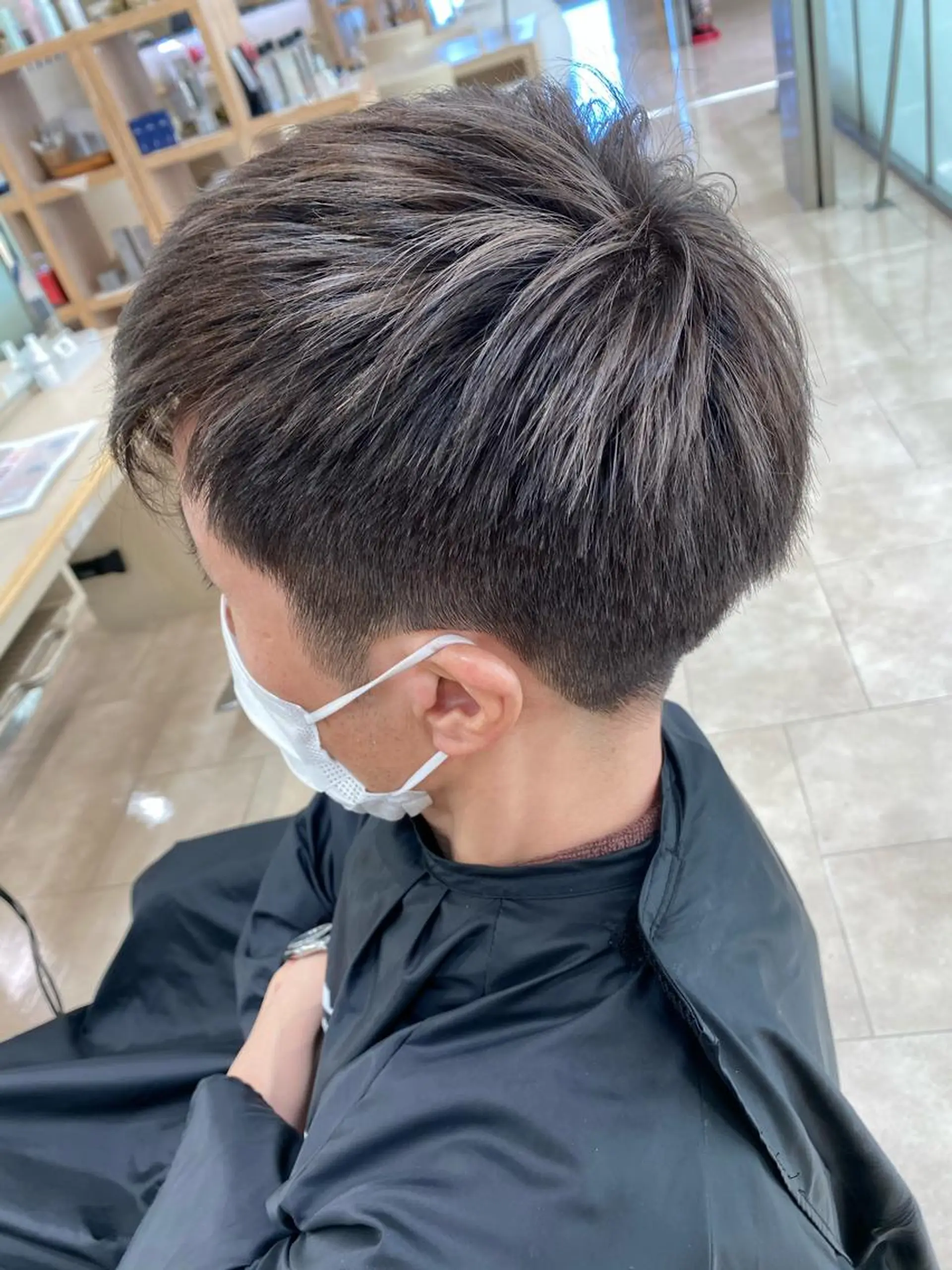 ショート カラー ハイライトカラー シルバー ハイライト ヘアカラー 高橋恵🌈生え癖改善 ウルフ/レイヤーのヘアスタイル