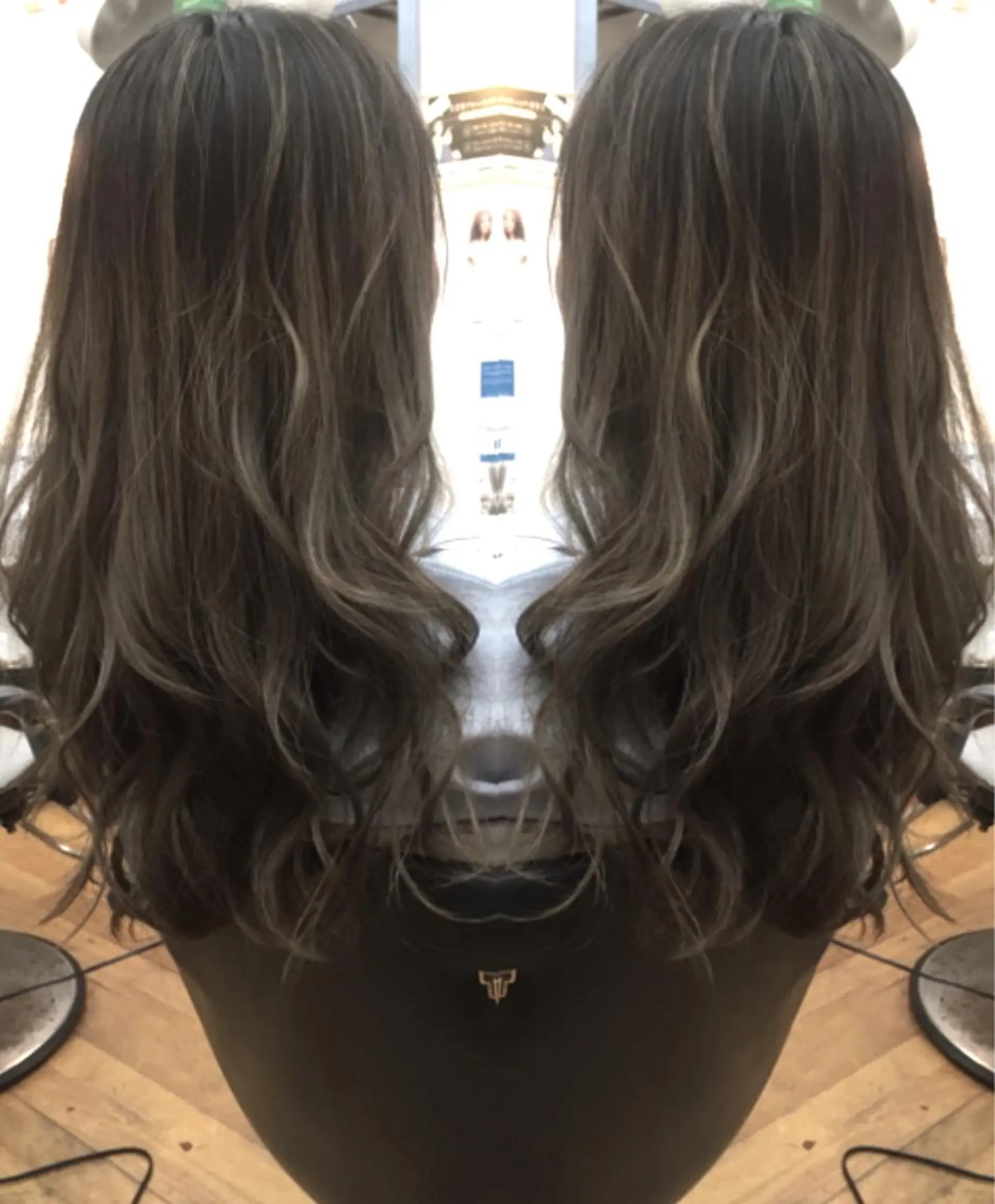 ロング カラー ヘアアレンジ バレイヤージュ グラデーションカラー グレージュ ハイライトカラー ハイライト ヘアカラー 三輪 太一のヘアスタイル