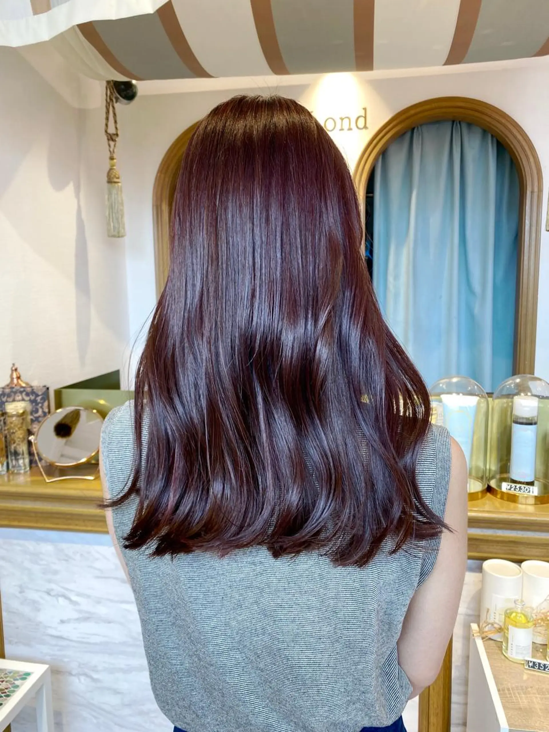 ミディアム カット ヘアカラー トリートメント レイヤーカット /透明感カラー西田のヘアスタイル