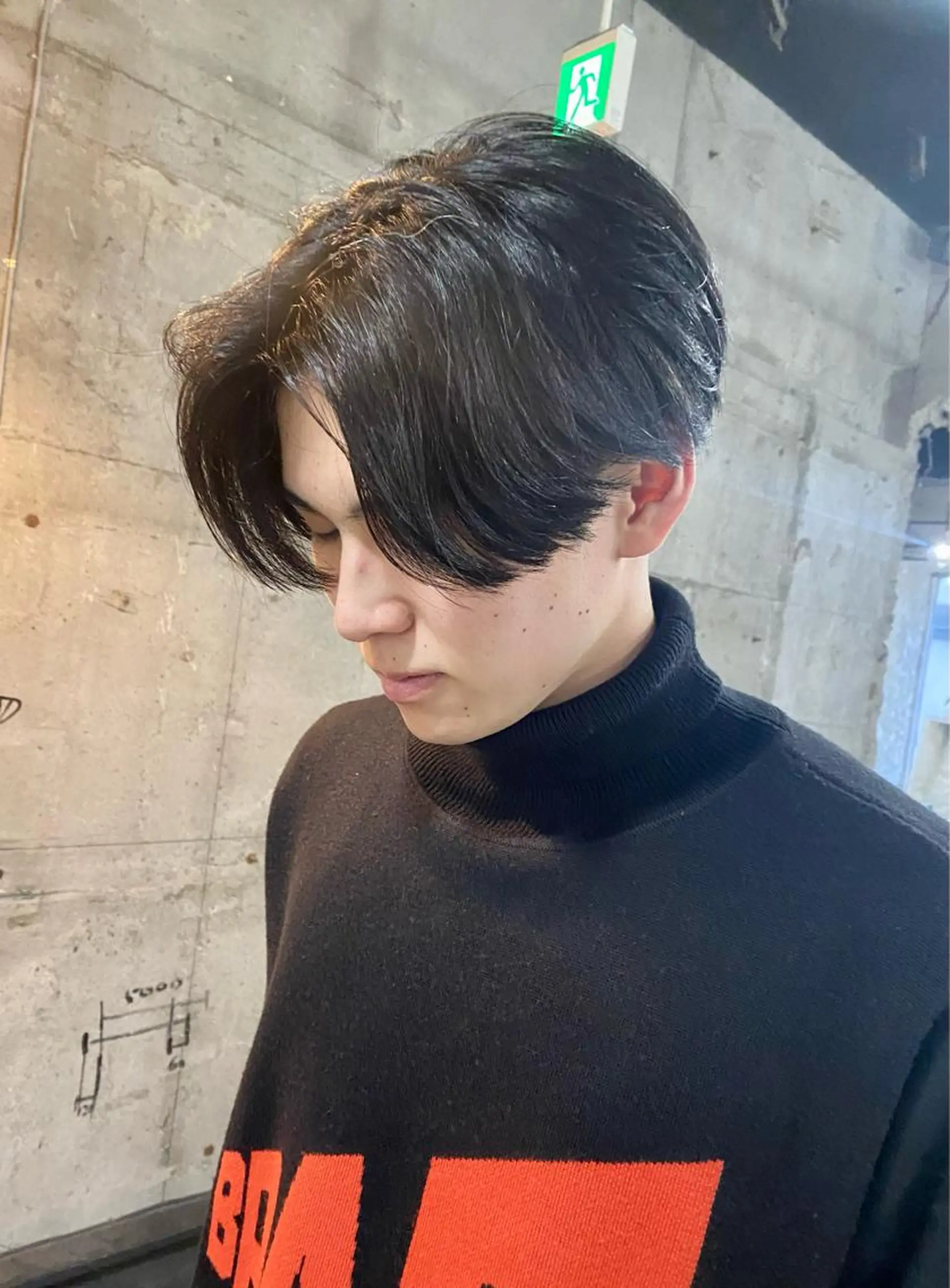 ショート ヘアアレンジ メンズ センターパート ツーブロック 刈り上げ カット パーマ ［似合わせヘア］ ✂︎OGURO✂︎のヘアスタイル