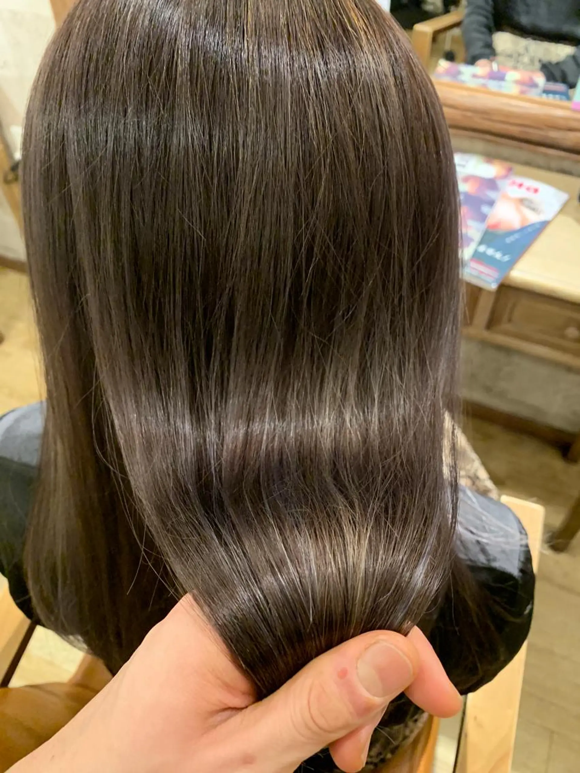 セミロング カラー アッシュ アッシュグレー アッシュグレージュ グレージュ ハイライトカラー カット ヘアカラー 田村和範/似合わせ カラー/髪質改善のヘアスタイル