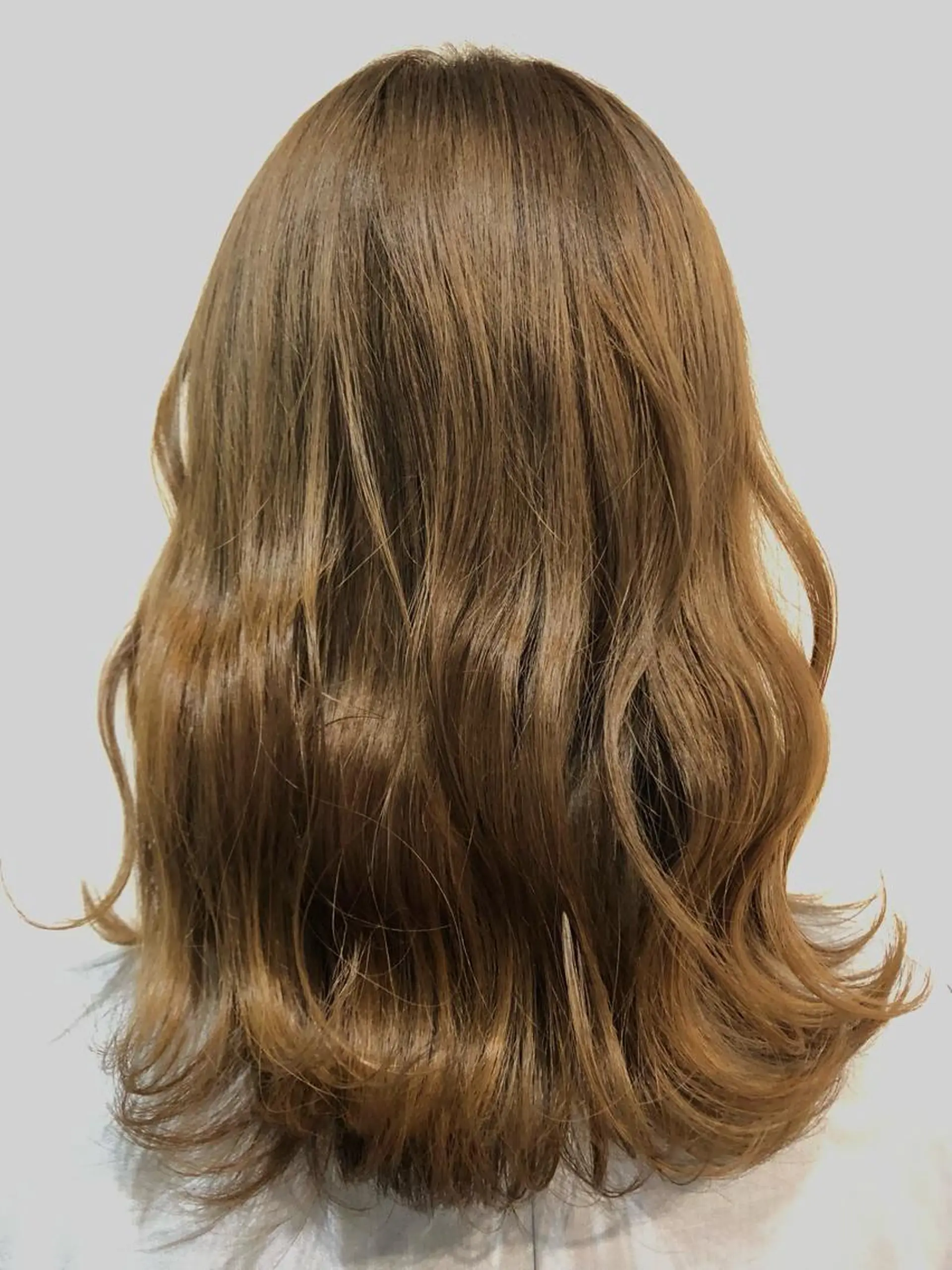 ミディアム カラー トップ スタイリストのヘアスタイル