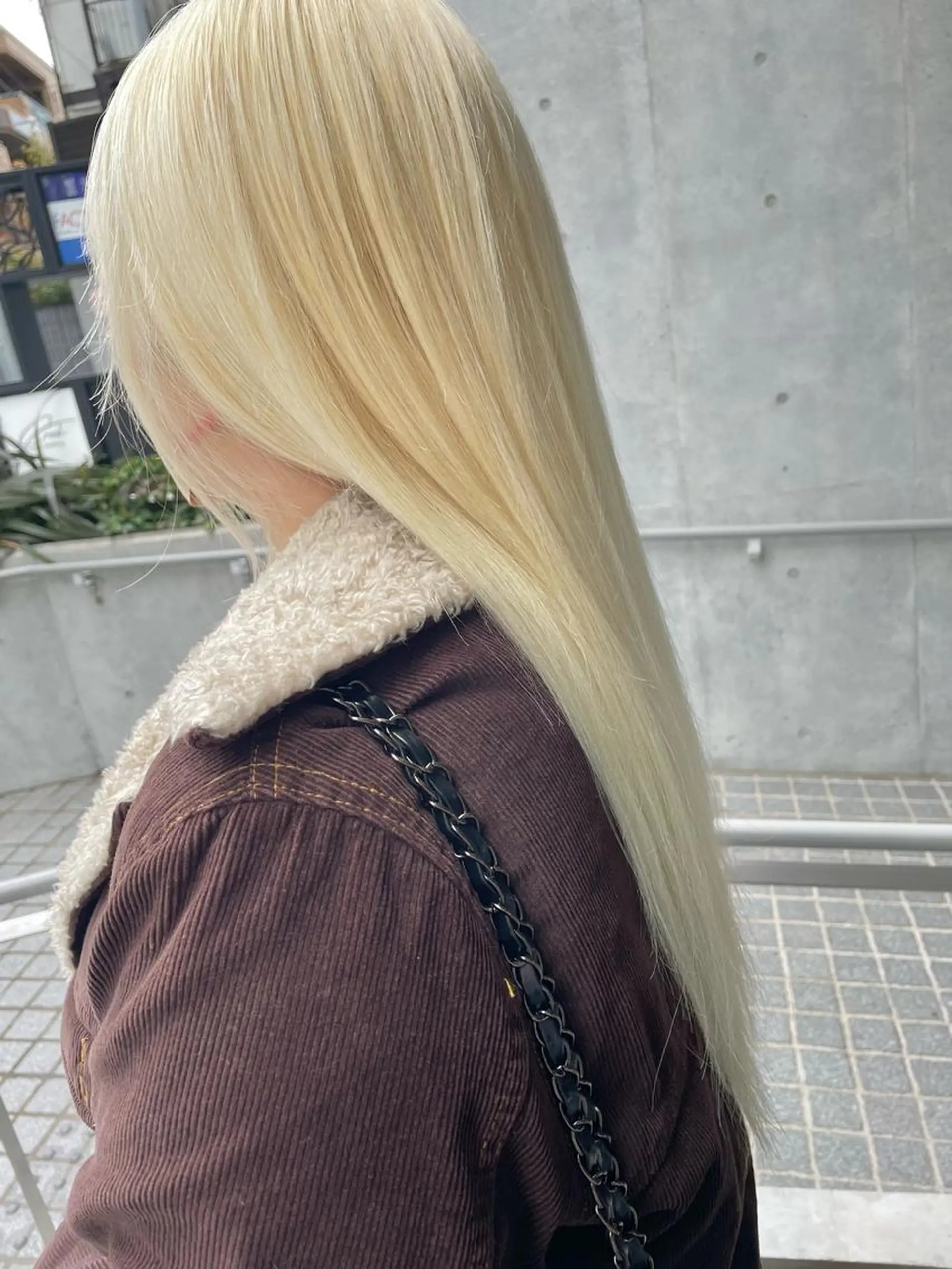 ミディアム ヘアカラー ブリーチ専門美容師 谷合純一のヘアスタイル