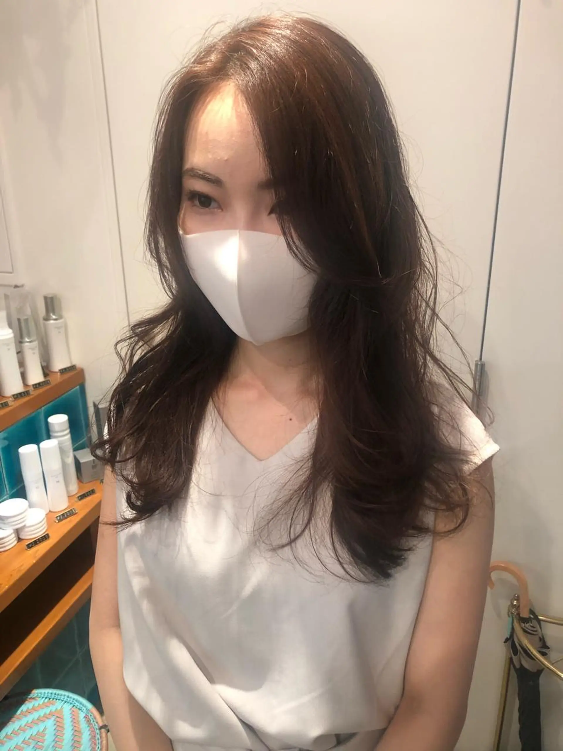 ロング カット トリートメント MIOベージュカラー 柔らかいカラーのヘアスタイル