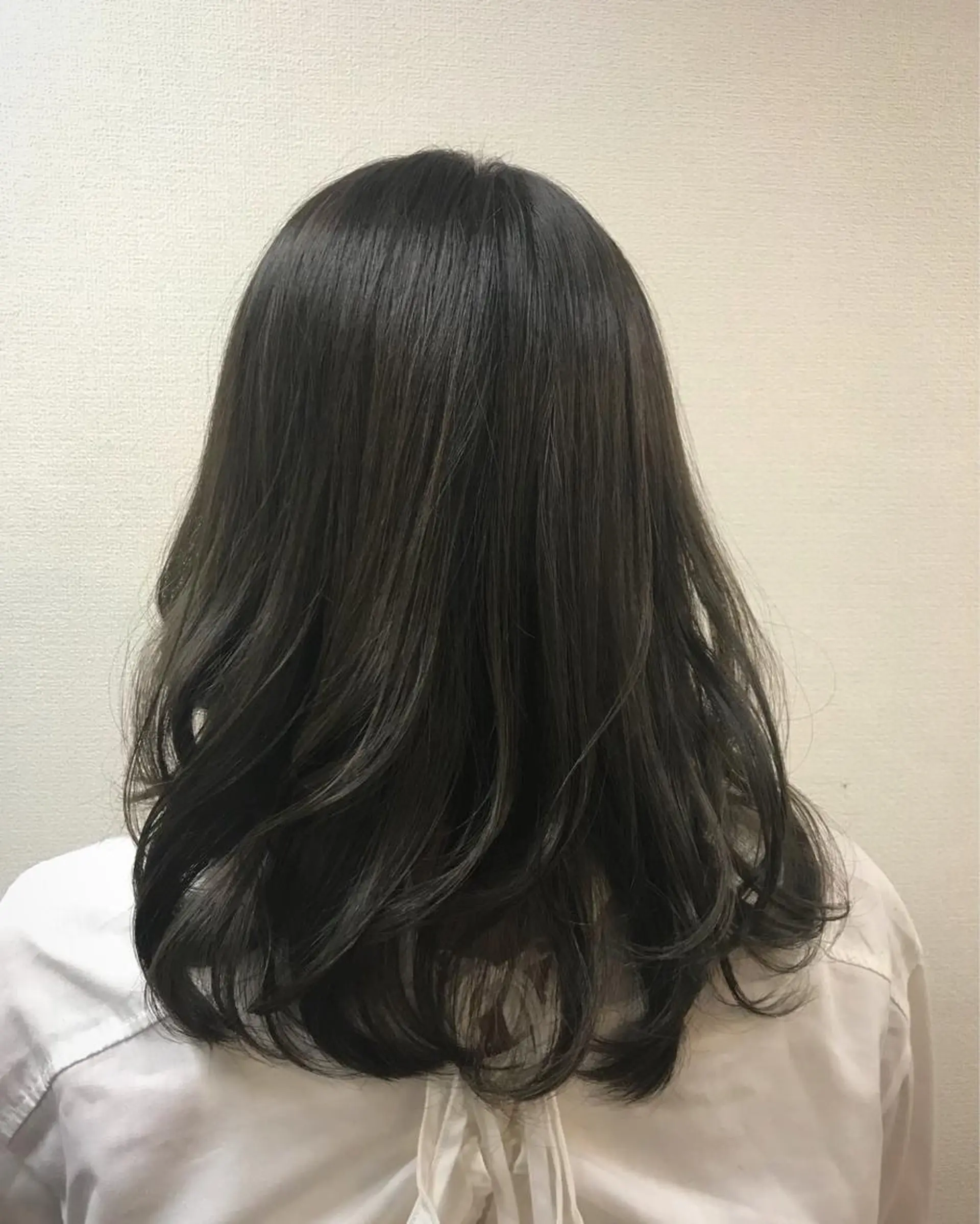 セミロング カラー カット ヘアカラー トリートメント 吉森 満俊のヘアスタイル