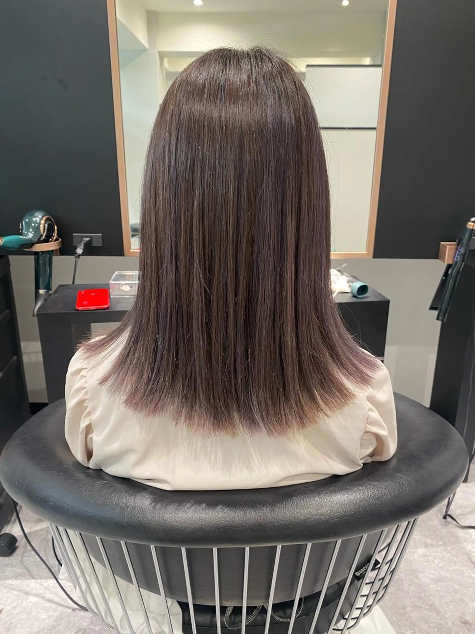 セミロング アッシュ トリートメント カット ヘアカラー トリートメント 大上 真奈未のヘアスタイル