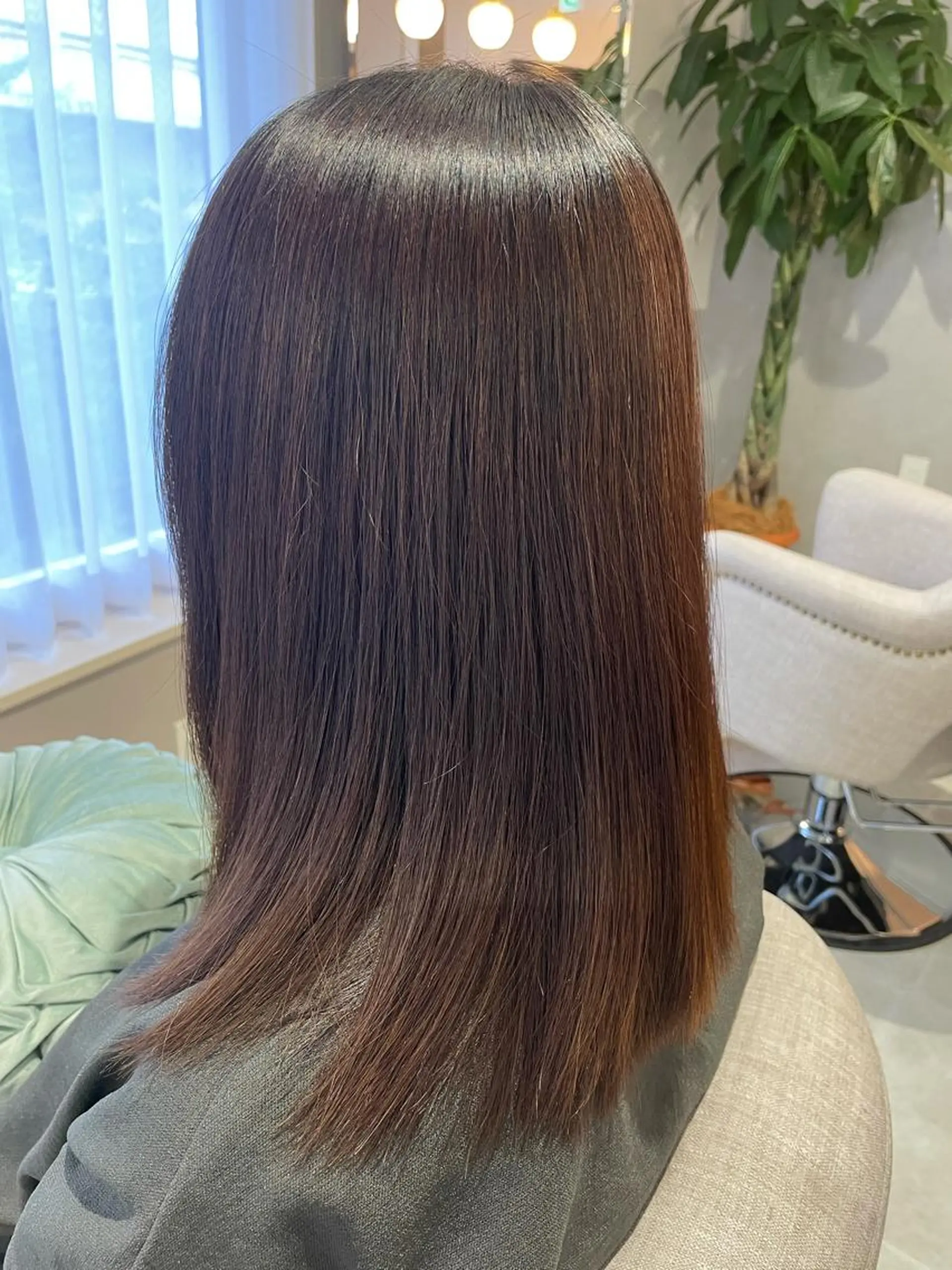 セミロング 髪質改善お任せ ください♪ひとみのヘアスタイル