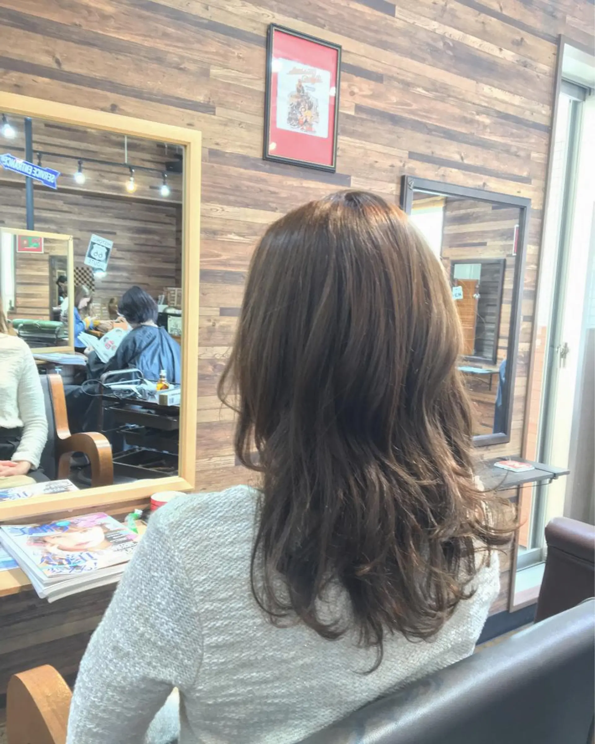 ロング カラー アッシュ ミルクティーアッシュ くせ毛 川名 充✂️のヘアスタイル