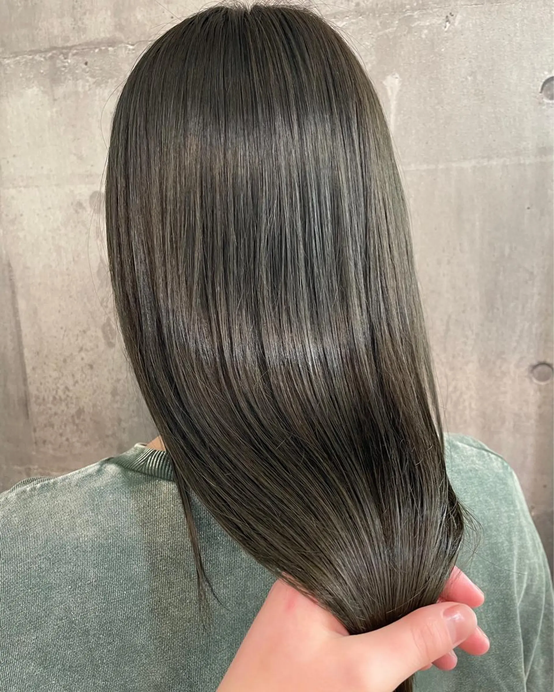 ロング 小松崎 結花のヘアスタイル