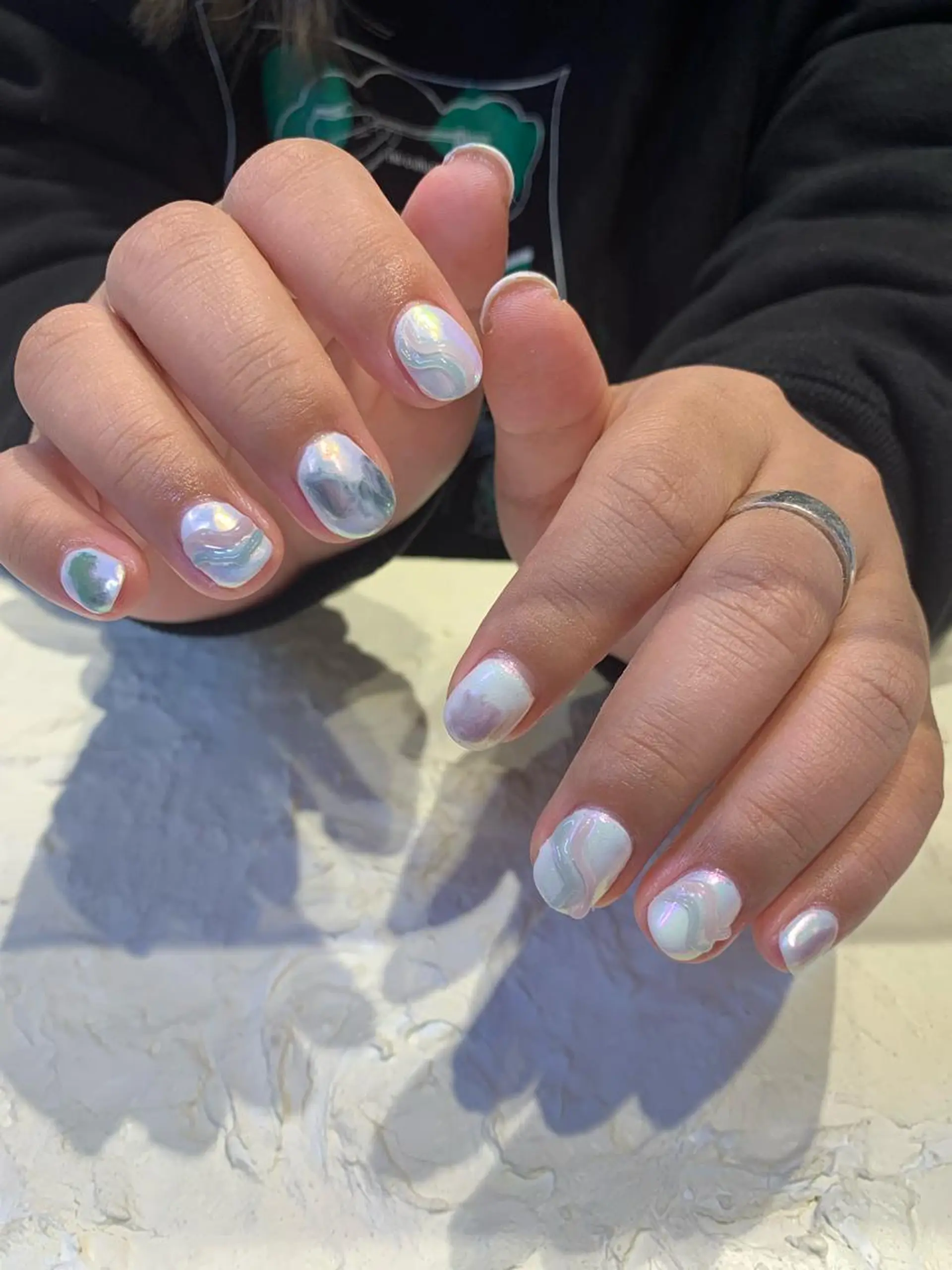 ネイル オーロラネイル マキノ ユイのネイルデザイン