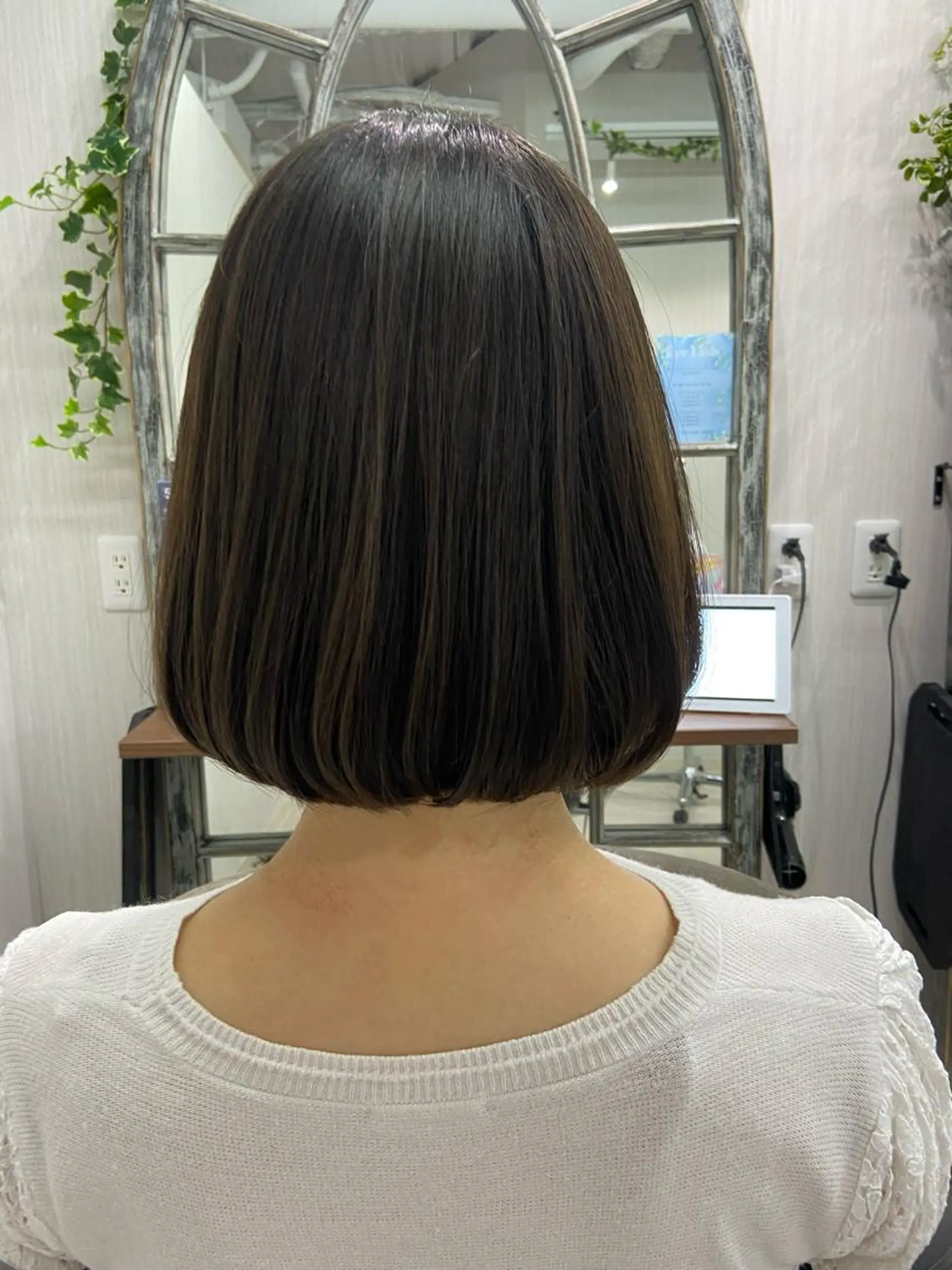 セミロング カットパーマ✂️ 小坂田玲亜のヘアスタイル