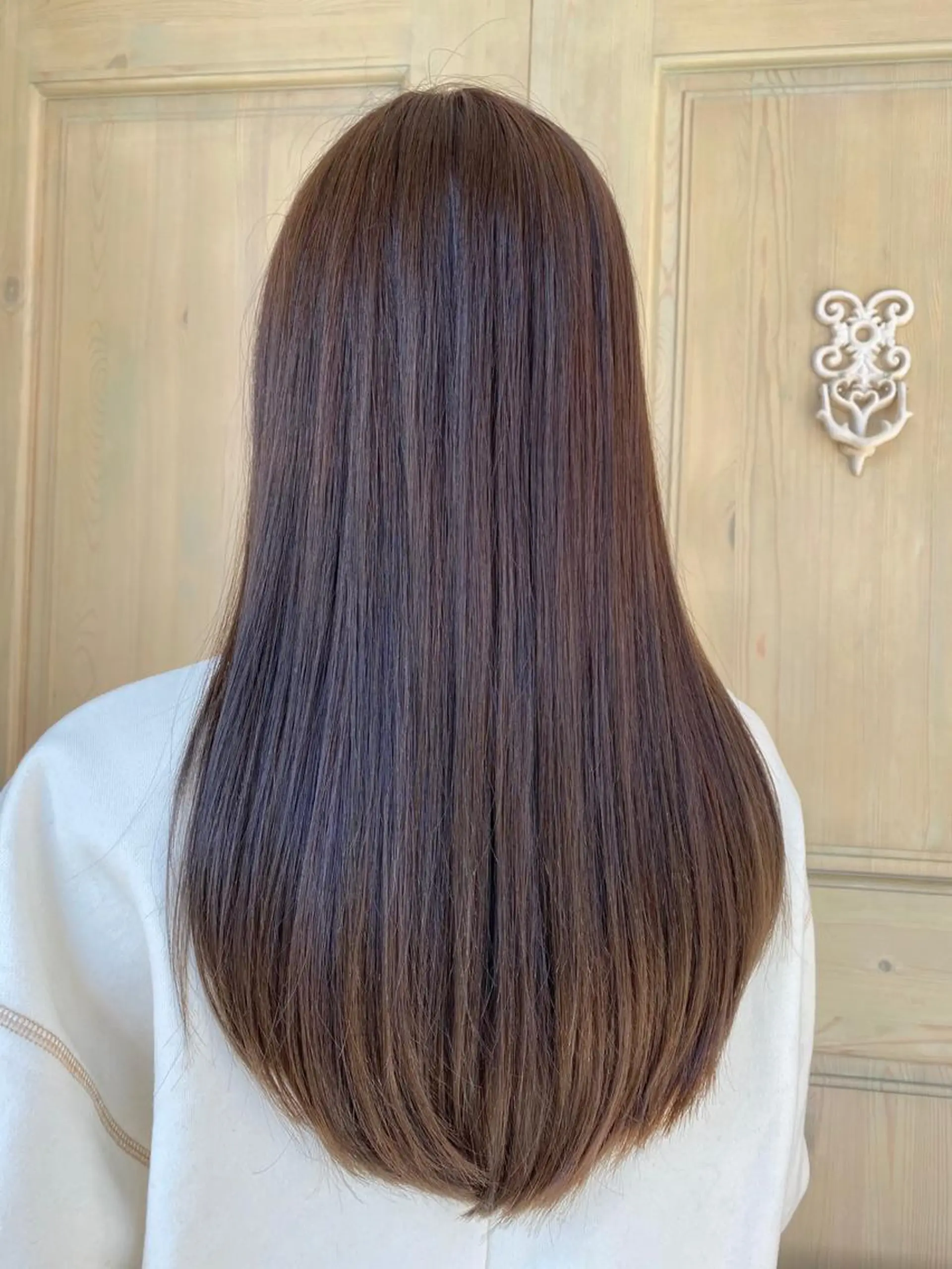ロング カラー ベージュカラー フォギーベージュ カット ヘアカラー トリートメント レイヤーカット/ 根本瑠実のヘアスタイル