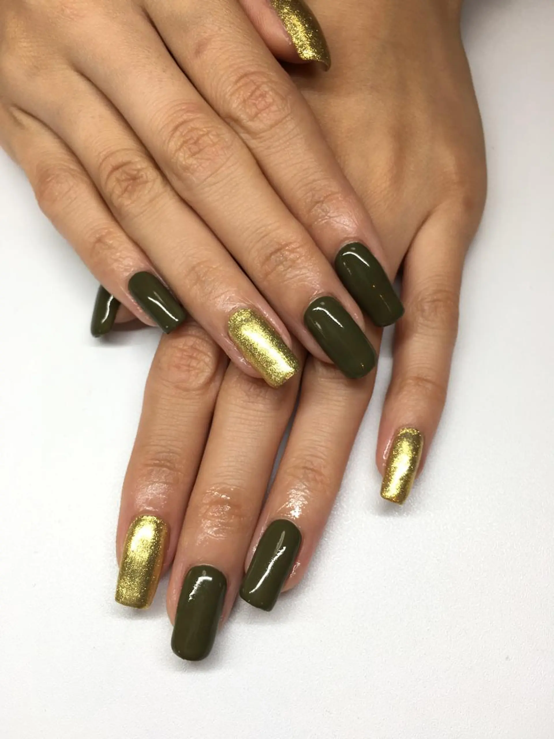 ネイル ゴールド glow_ nailのネイルデザイン