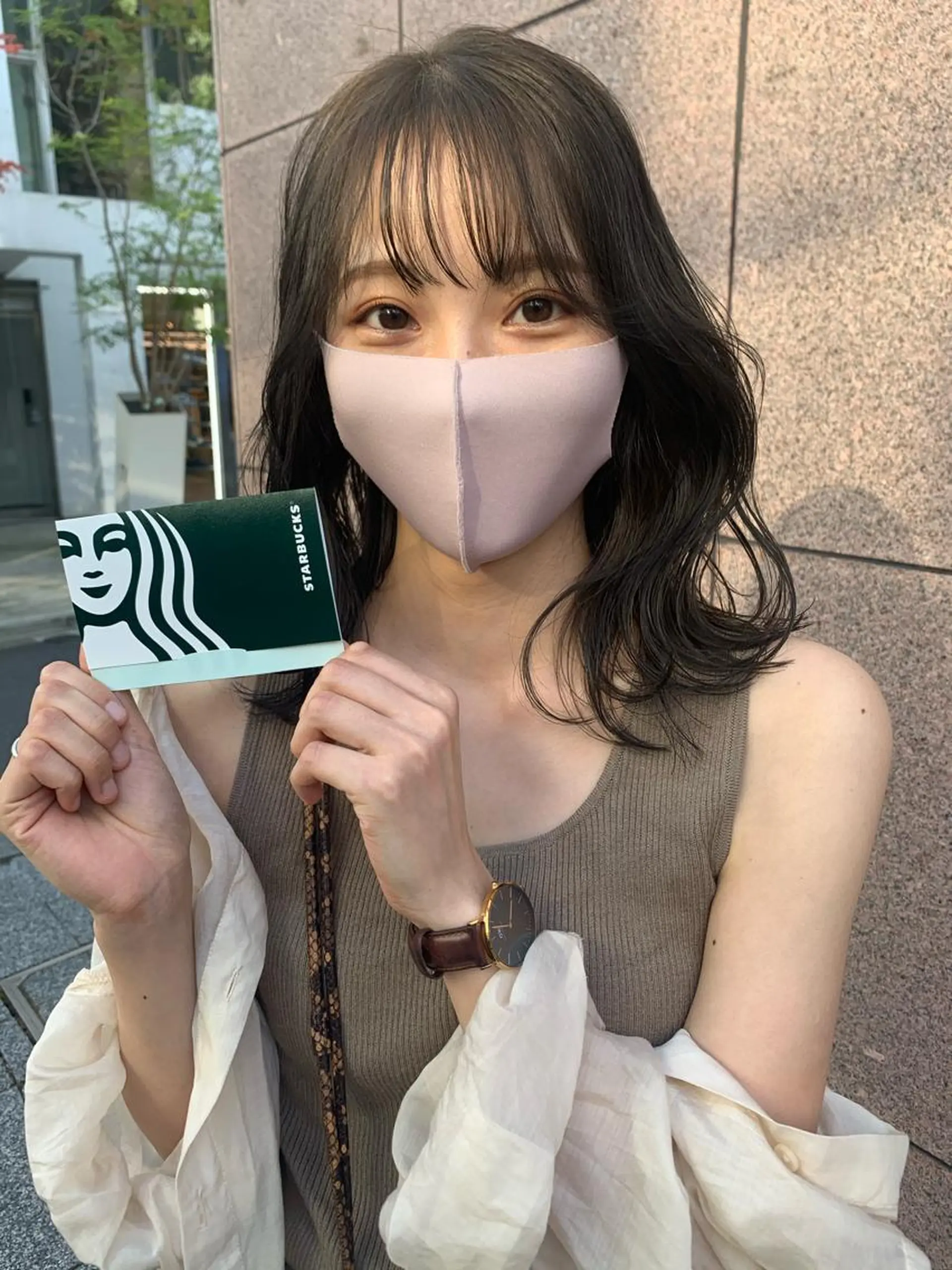 ミディアム カラー ネイル カット ヘアカラー トリートメント ハイトーンボブ 前田 表参道　グレージュのヘアスタイル