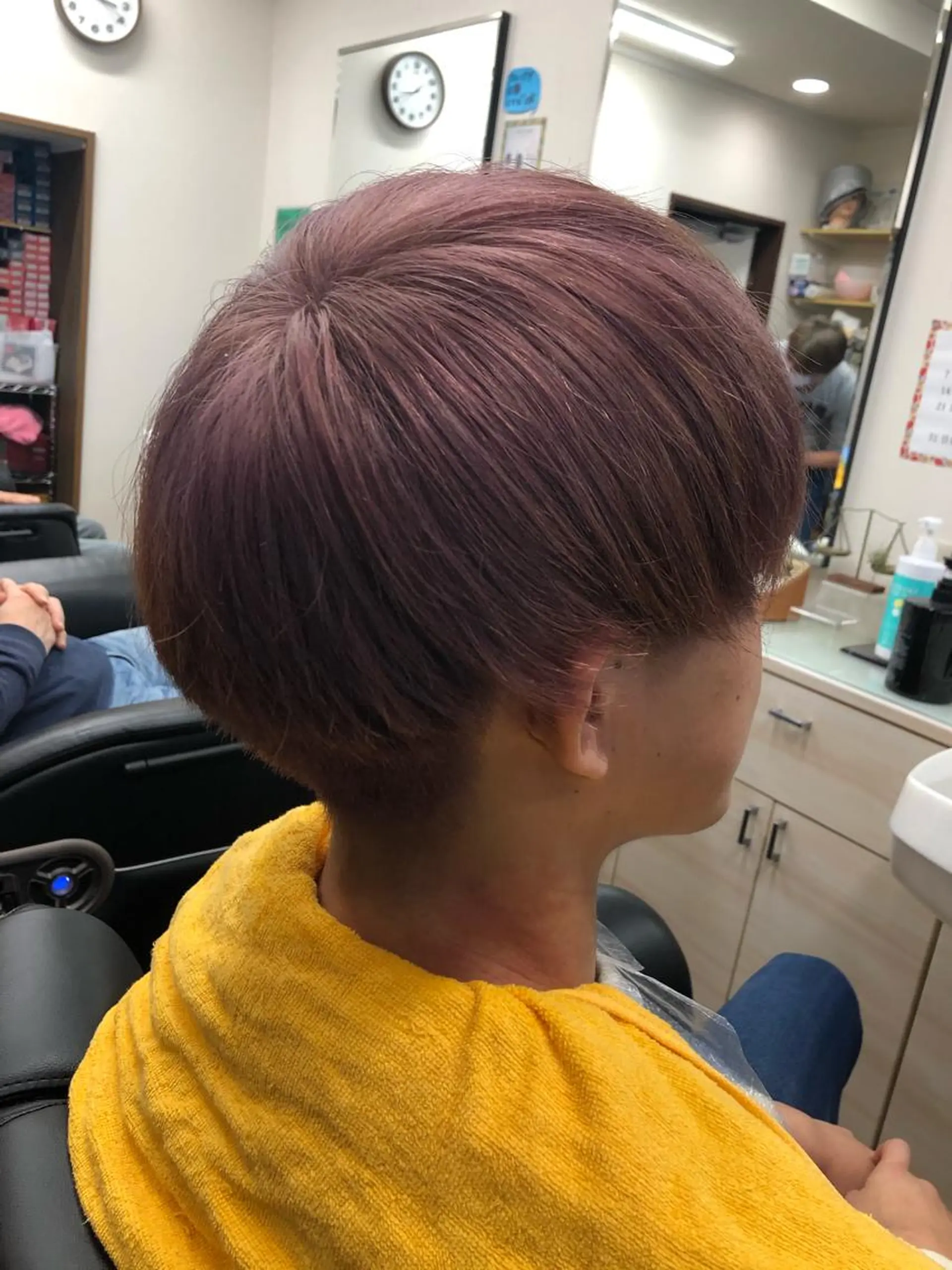 ミディアム カラー メンズ バイオレットカラー カット ヘアカラー 【メンズ専属スタイリ スト】奥村　篤史のヘアスタイル