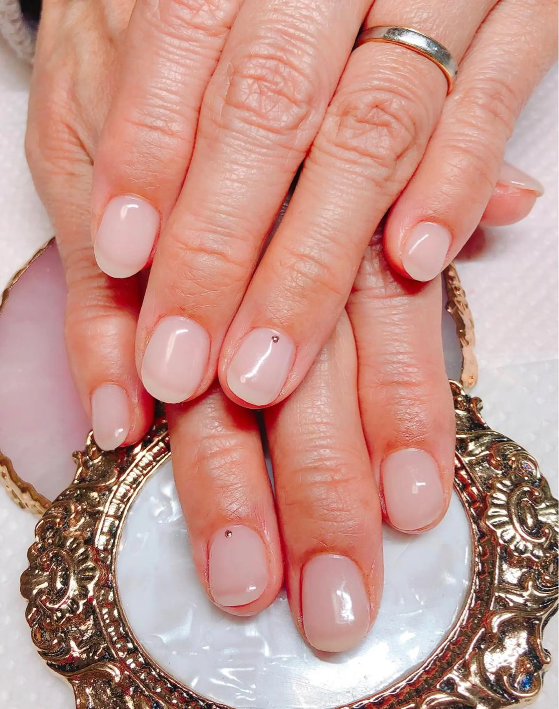 ネイル ワンカラーネイル CROWN プライベートサロンのネイルデザイン