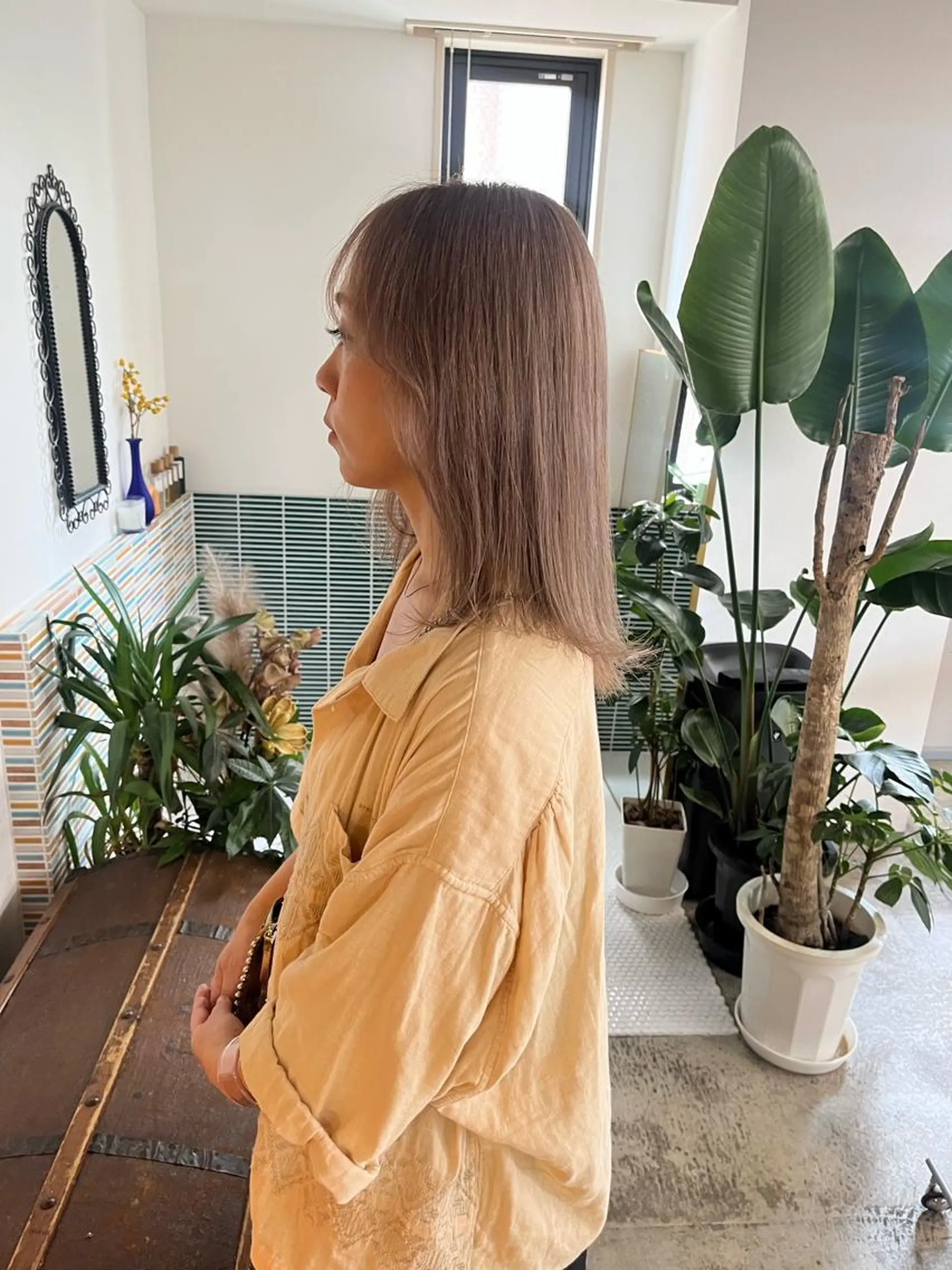 ミディアム カラー ブリーチ グレージュ ヘアカラー トリートメント 🩷ハイトーン透明感 レイヤー🩷ユリカのヘアスタイル