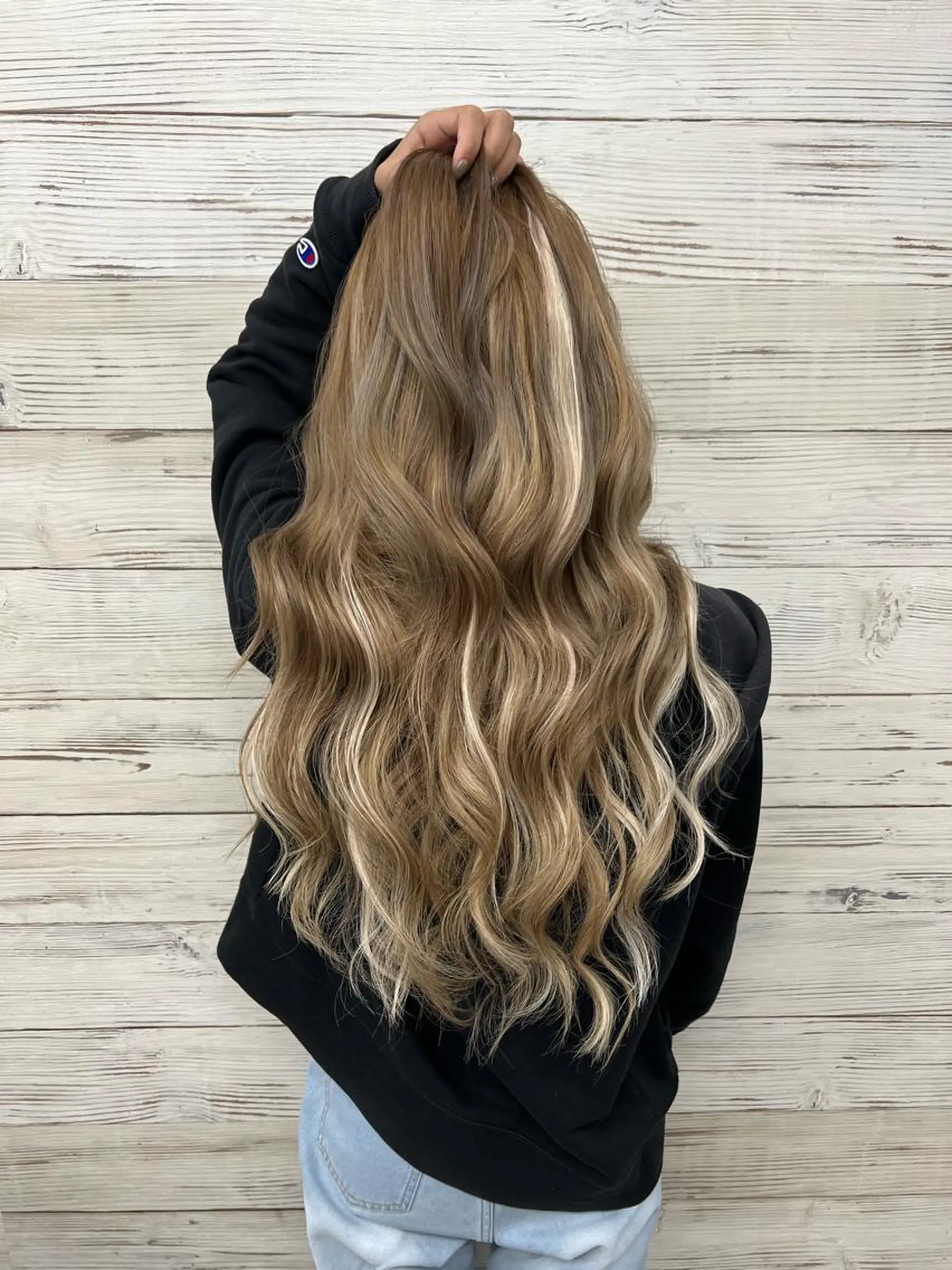 ロング カラー ヘアアレンジ シールエクステ ハイライトカラー エクステ ハイライト ヘアカラー エクステ 枝毛カット&髪質改善 満足NO.1岡しゃんのヘアスタイル