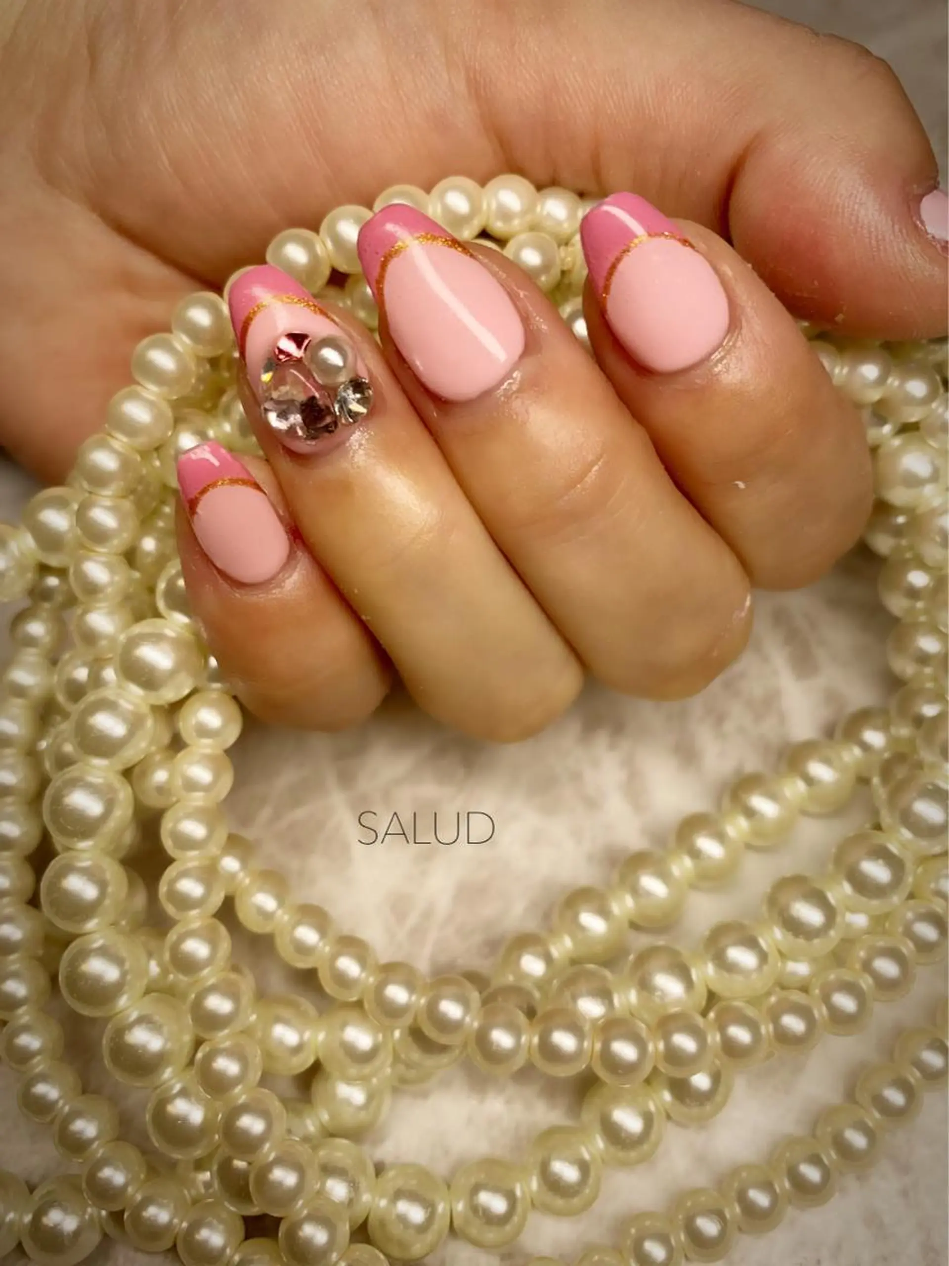 ネイル ストーンネイル ハンドネイル Nail Salon SALUDのネイルデザイン