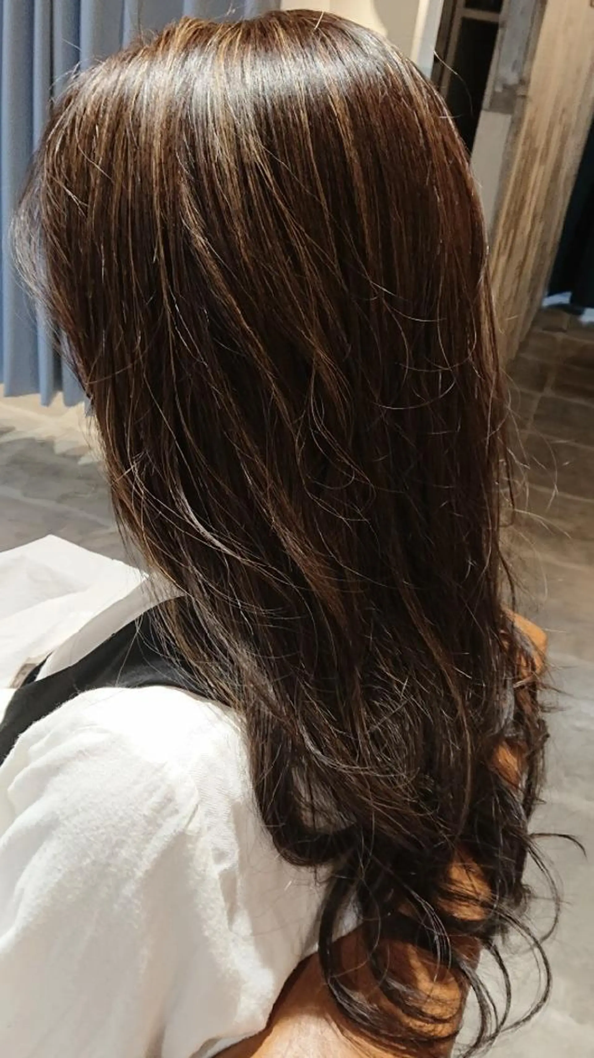 ロング カラー alushe 岡 陽子のヘアスタイル