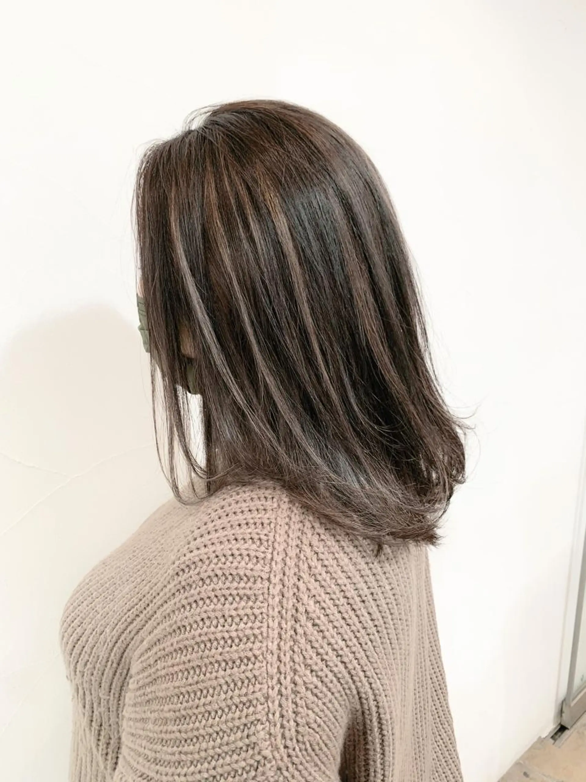 セミロング カラー ヘアカラー 乳井 悠香のヘアスタイル