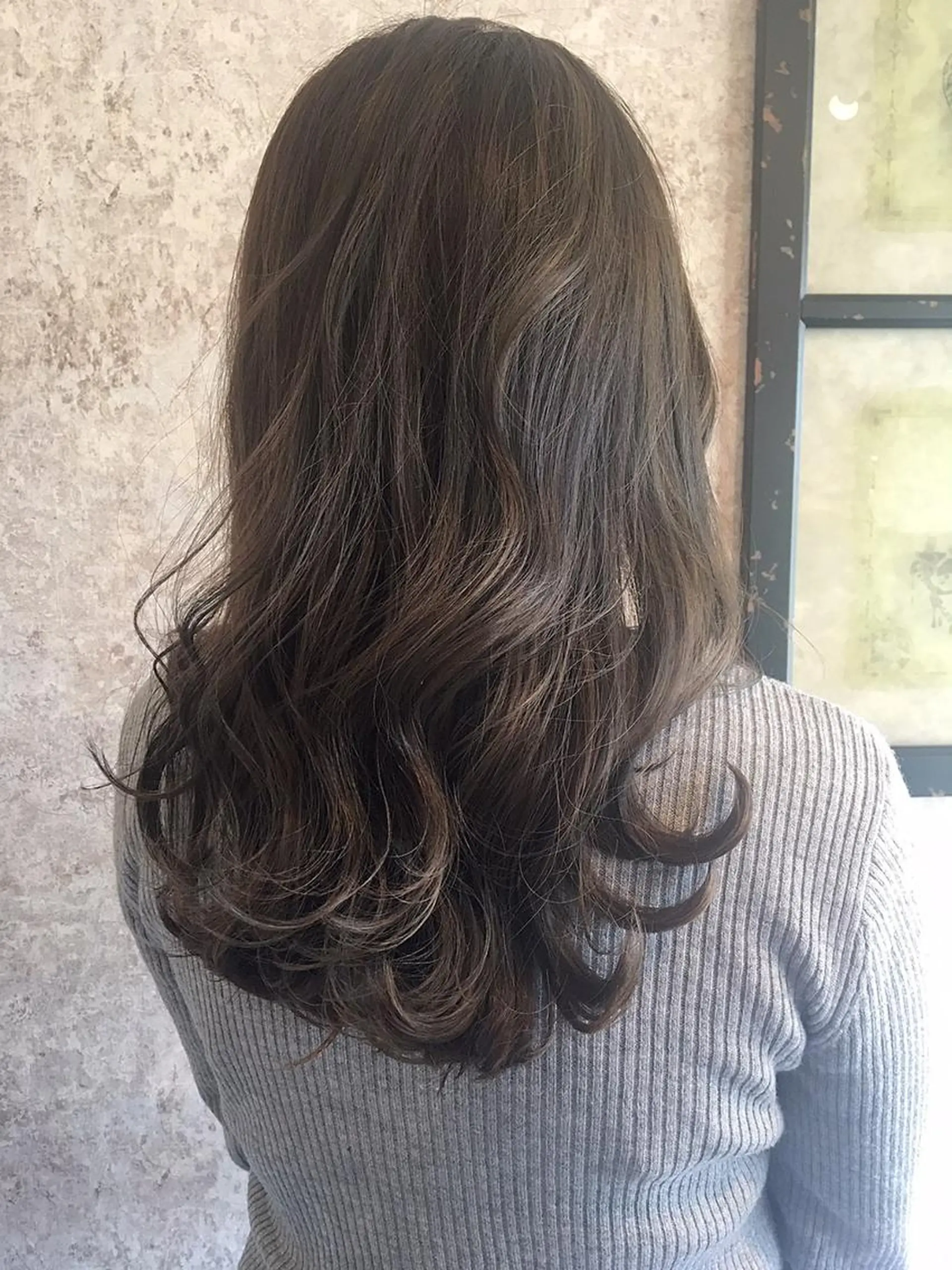 ミディアム カラー パーマ 小顔カット✨ 透明感カラー/村上のヘアスタイル