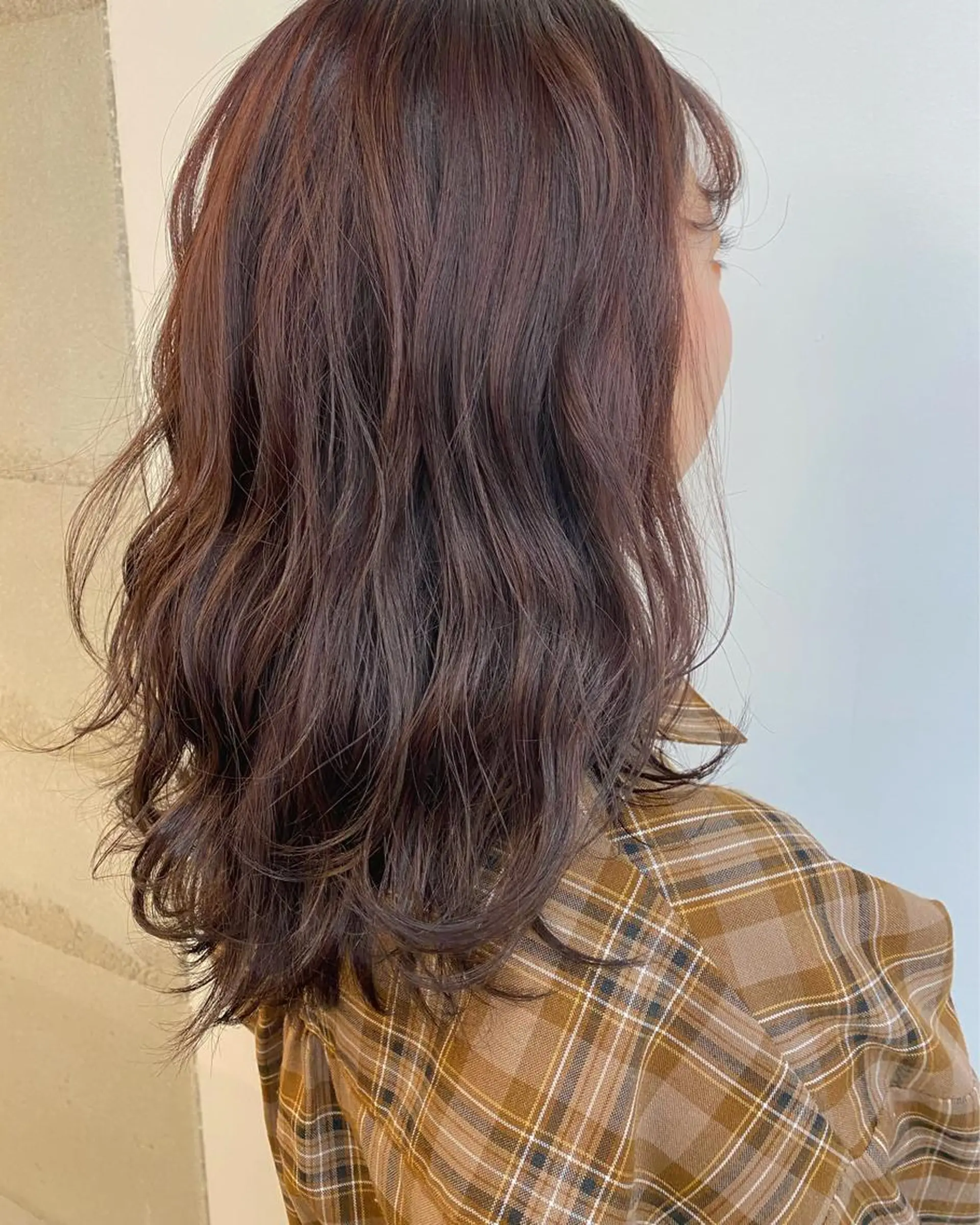 ミディアム ナガイ アヤのヘアスタイル