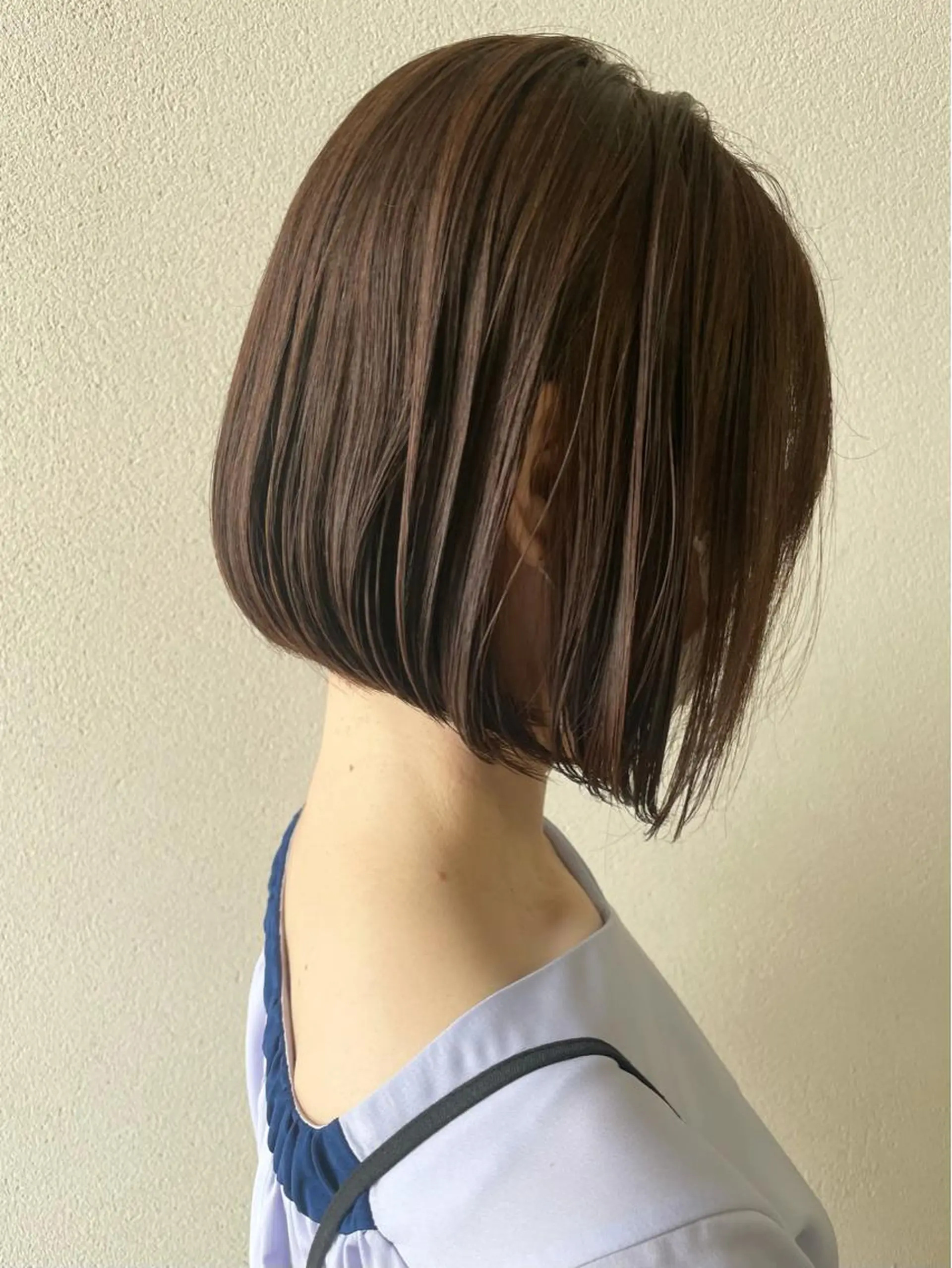 ショート ボブ カット 沢田 瞳のヘアスタイル
