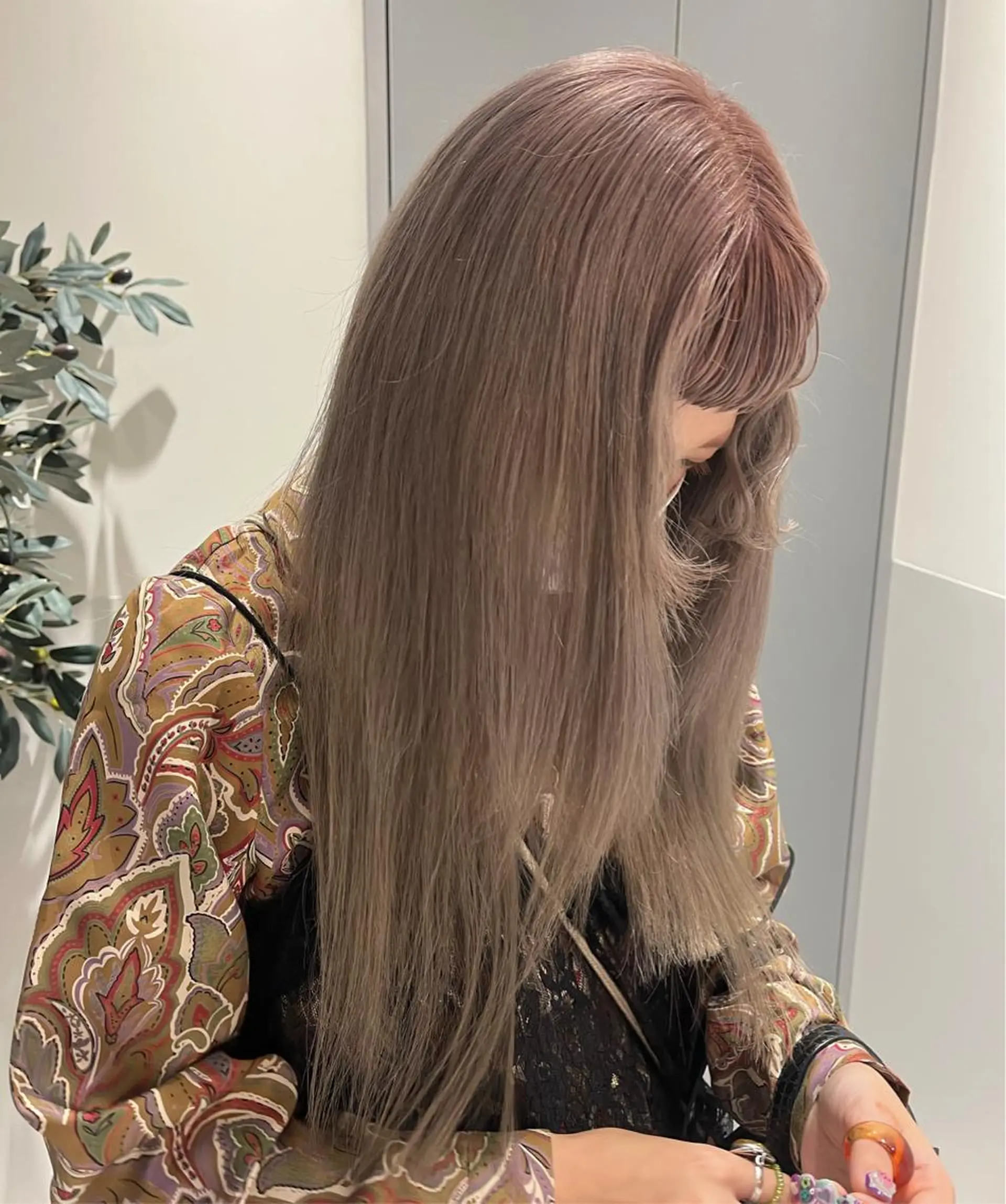 ロング カット ヘアカラー トリートメント aoi ♡グレージュ ・ベージュカラーのヘアスタイル