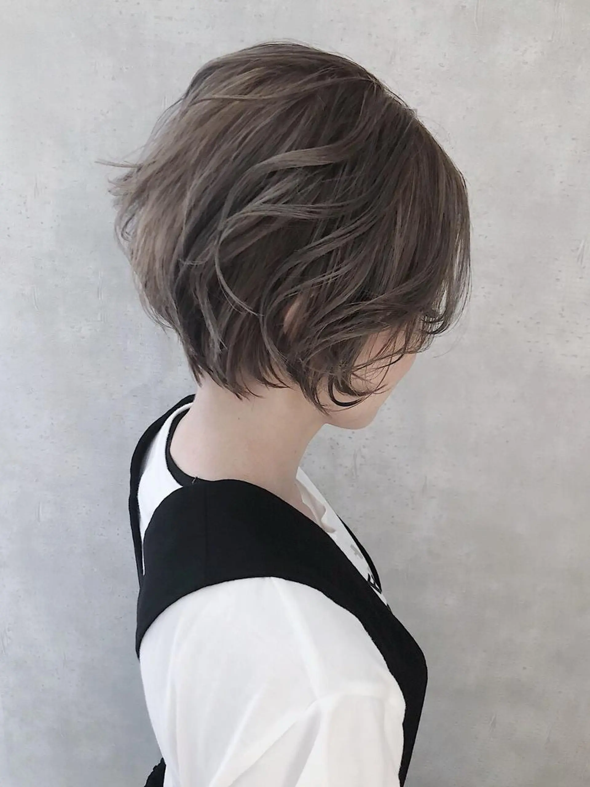 ショート カラー アディクシーカラー ブリーチ ケアブリーチ ダブルカラー ハイライトカラー MOU namba ムウナンバのヘアスタイル