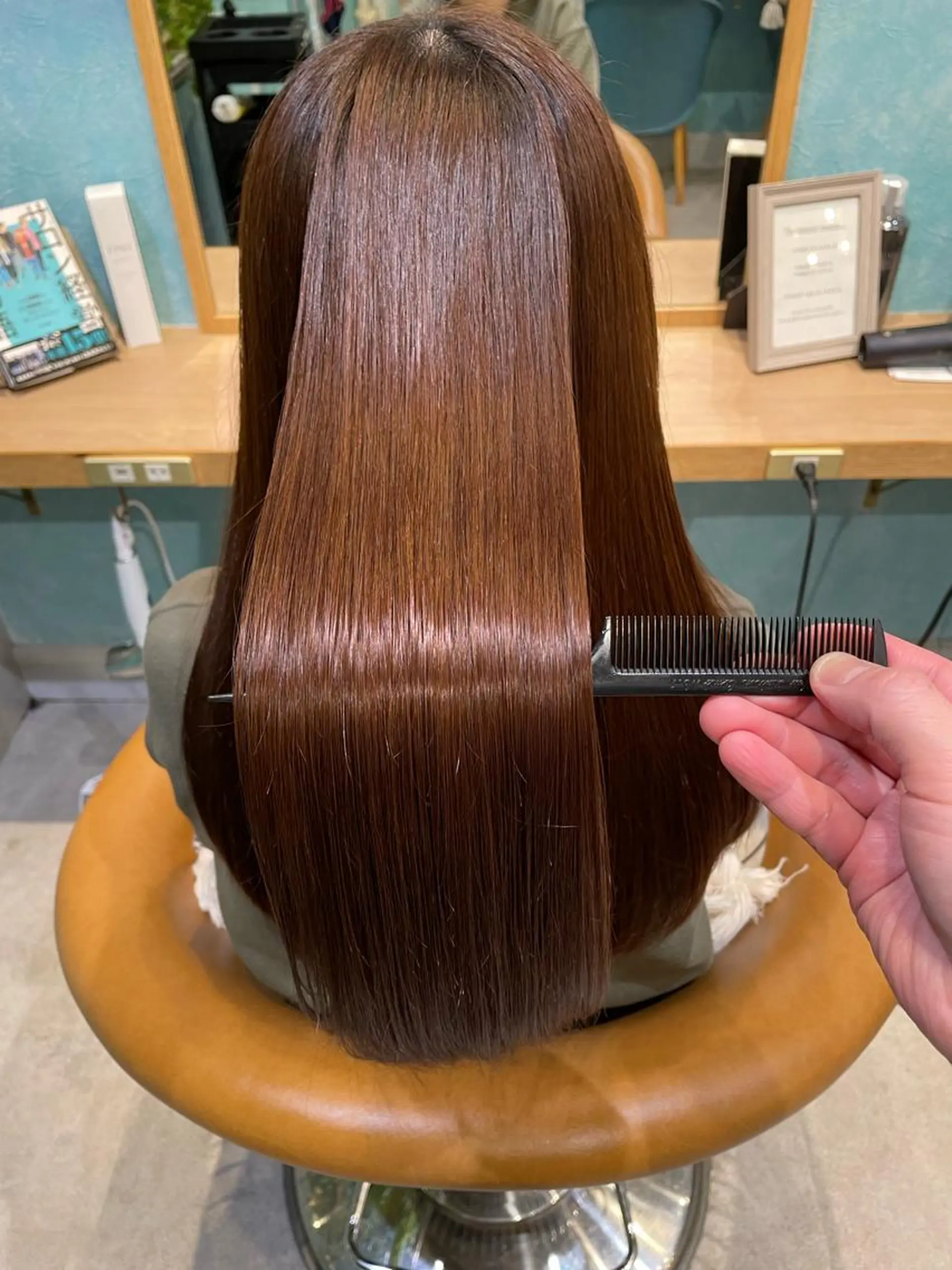 セミロング カット ヘアカラー 縮毛矯正 トリートメント 山本翔一郎 韓国顔周りレイヤーのヘアスタイル