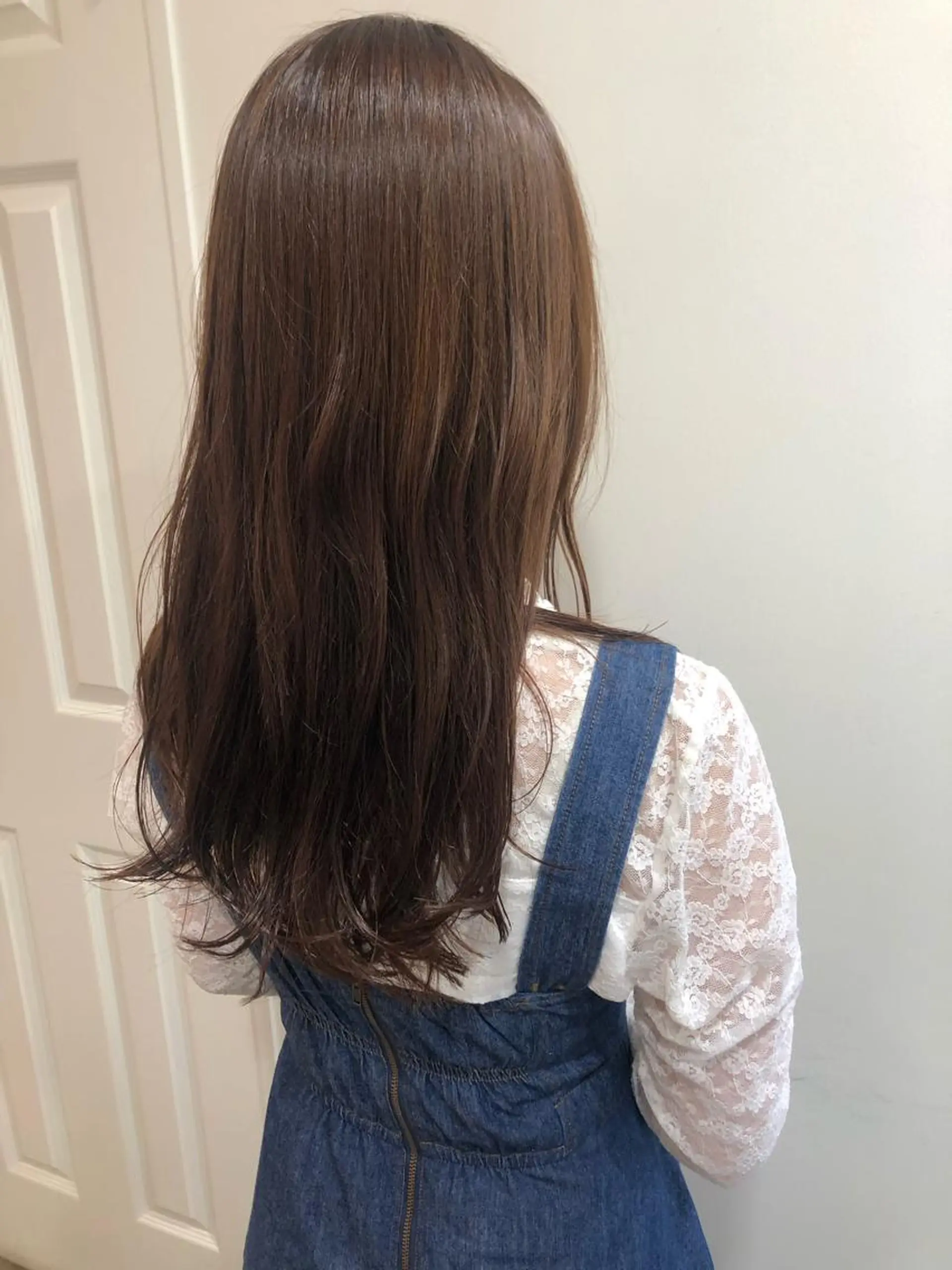 ロング カラー カット ヘアカラー トリートメント MIOベージュカラー 柔らかいカラーのヘアスタイル