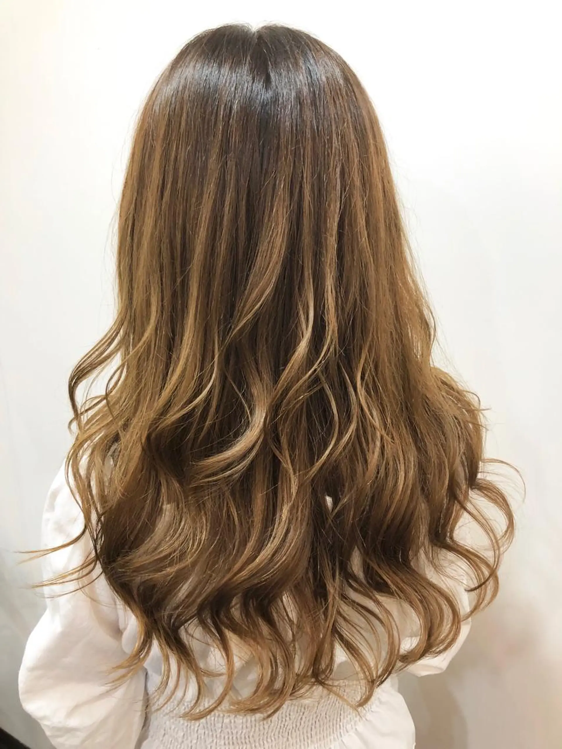 ロング カラー アッシュ ベージュカラー イルミナカラー 外国人風カラー 高橋 隆一のヘアスタイル