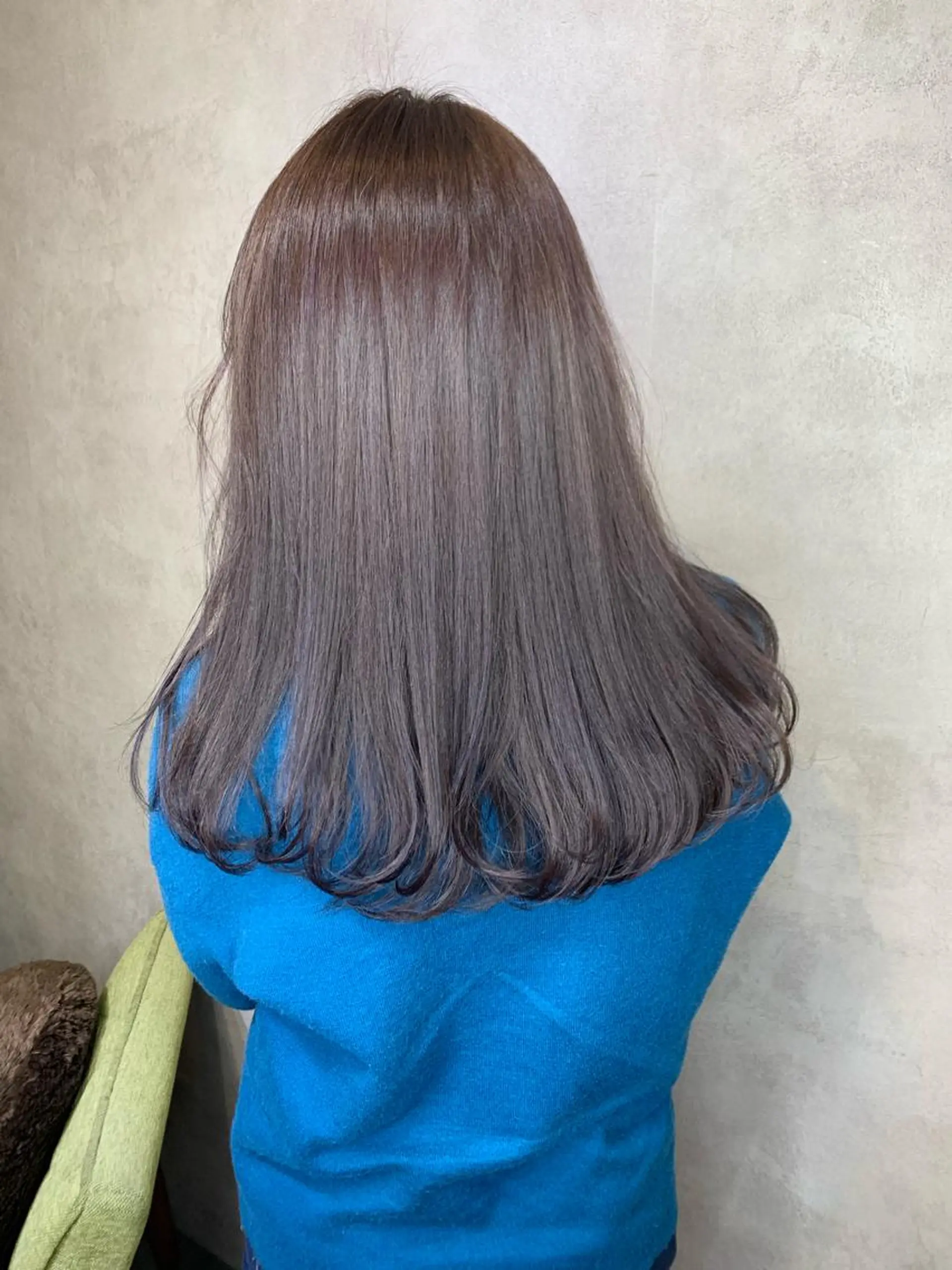 ミディアム カラー ブリーチ 透明感カラー ブリーチなしカラー ヘアカラー swan ユイカのヘアスタイル