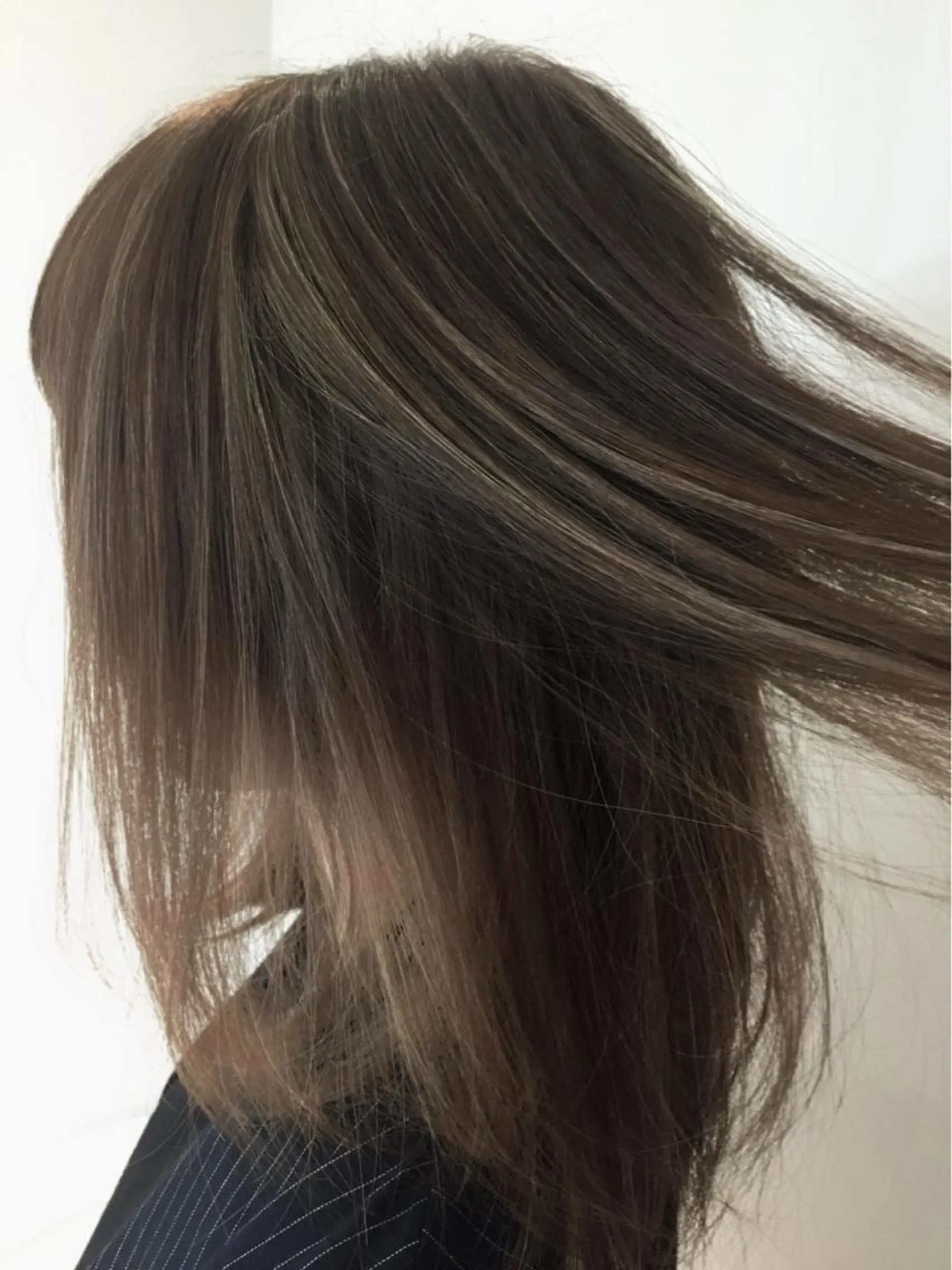 ミディアム カラー パーマ ヘアアレンジ アッシュ ベージュカラー ブリーチ ハイライトカラー パープルカラー ヘアカラー トリートメント ヘアセット ✨ハイクオリティ✨ 山本香也のヘアスタイル