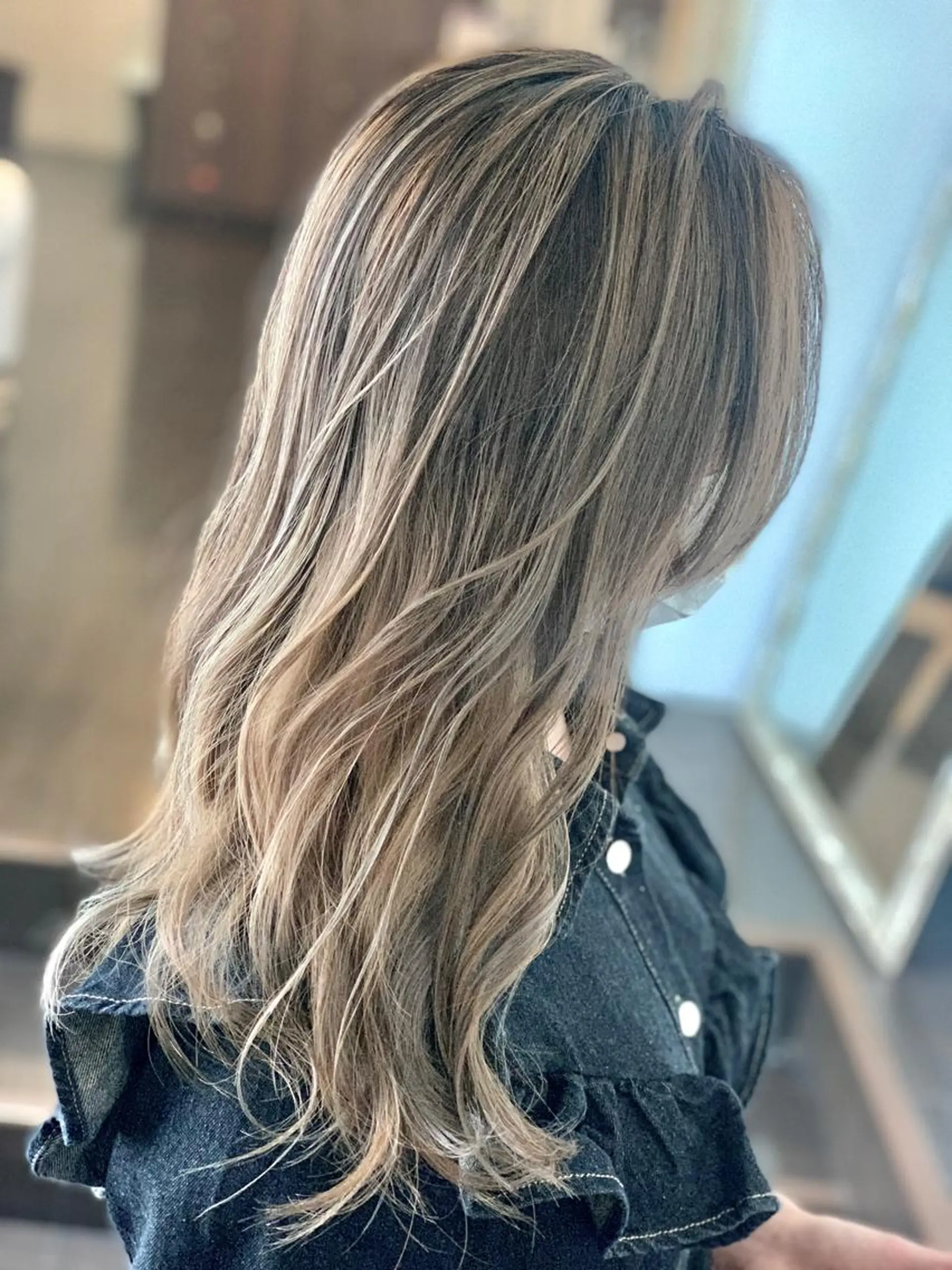 セミロング レイヤーカット ヘアカラー ブリーチ毛に縮毛矯正 ✨カラー✨山田 正幸のヘアスタイル