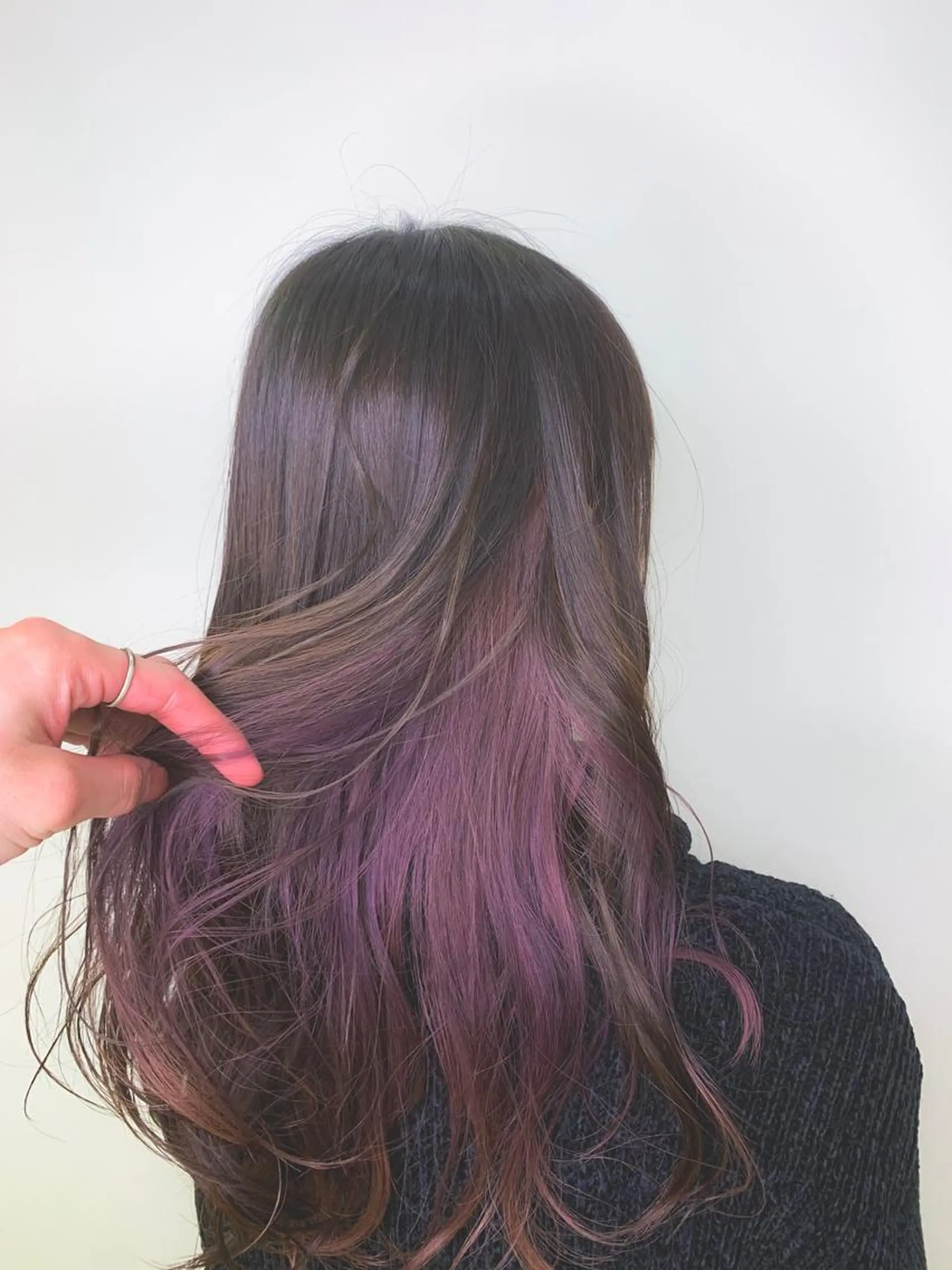ロング カラー ラベンダーカラー 地毛風ストレート/ 髪質改善/榎本流行のヘアスタイル