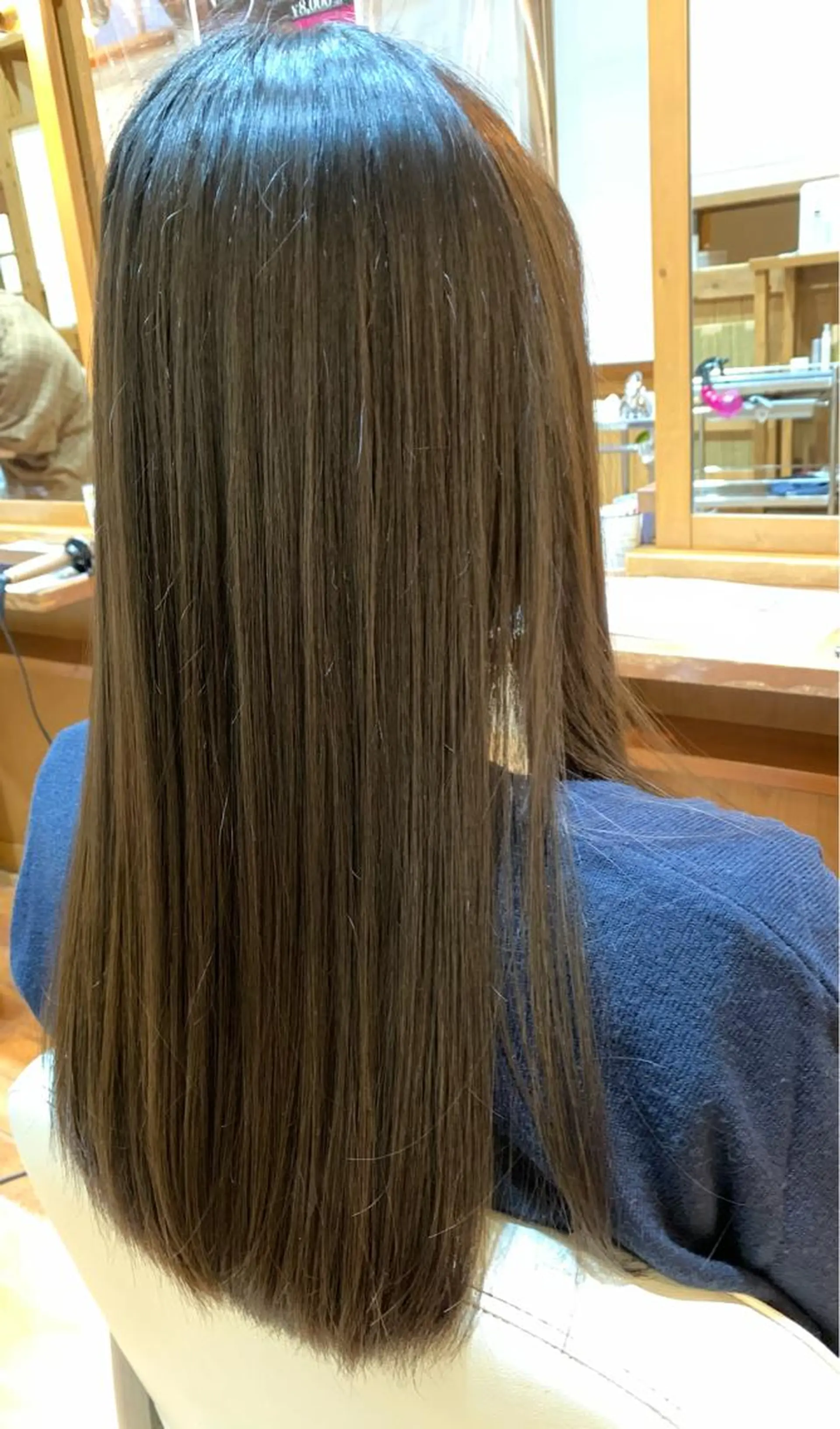 ロング 髪質改善 岩井 佑城のヘアスタイル